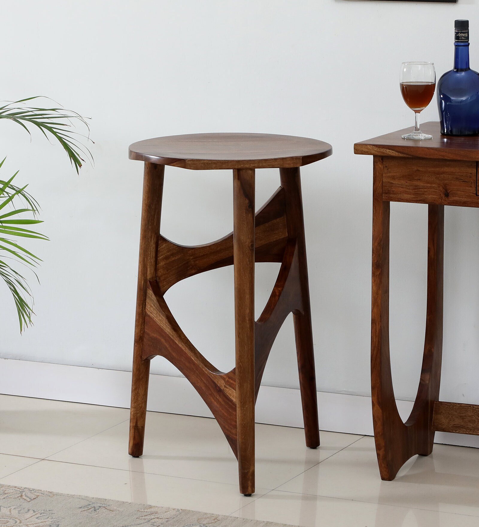 Gafieira Sheesham Wood Bar Stool in Scratch Resistant Rustic Teak Finish