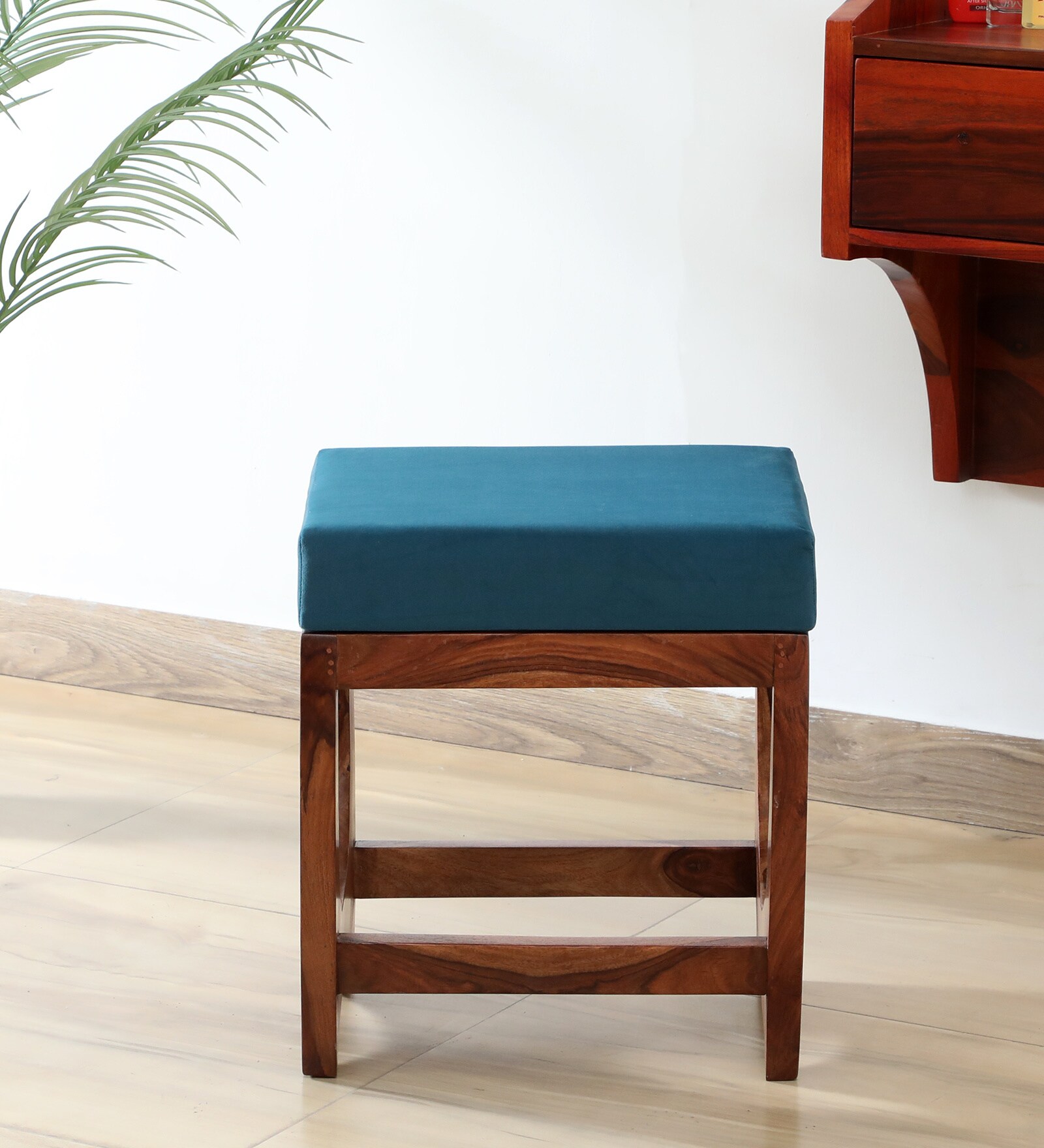 Gafieira Sheesham Wood Seating Stool in Scratch Resistant Rustic Teak Finish