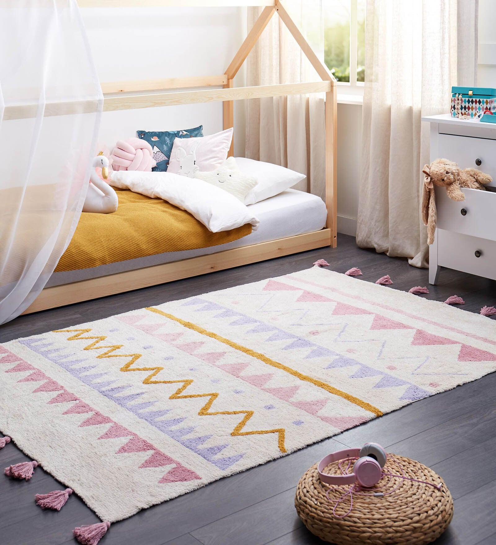 Geometric Cotton 6 Ft X 4 Ft Hand Tufted Dhurrie