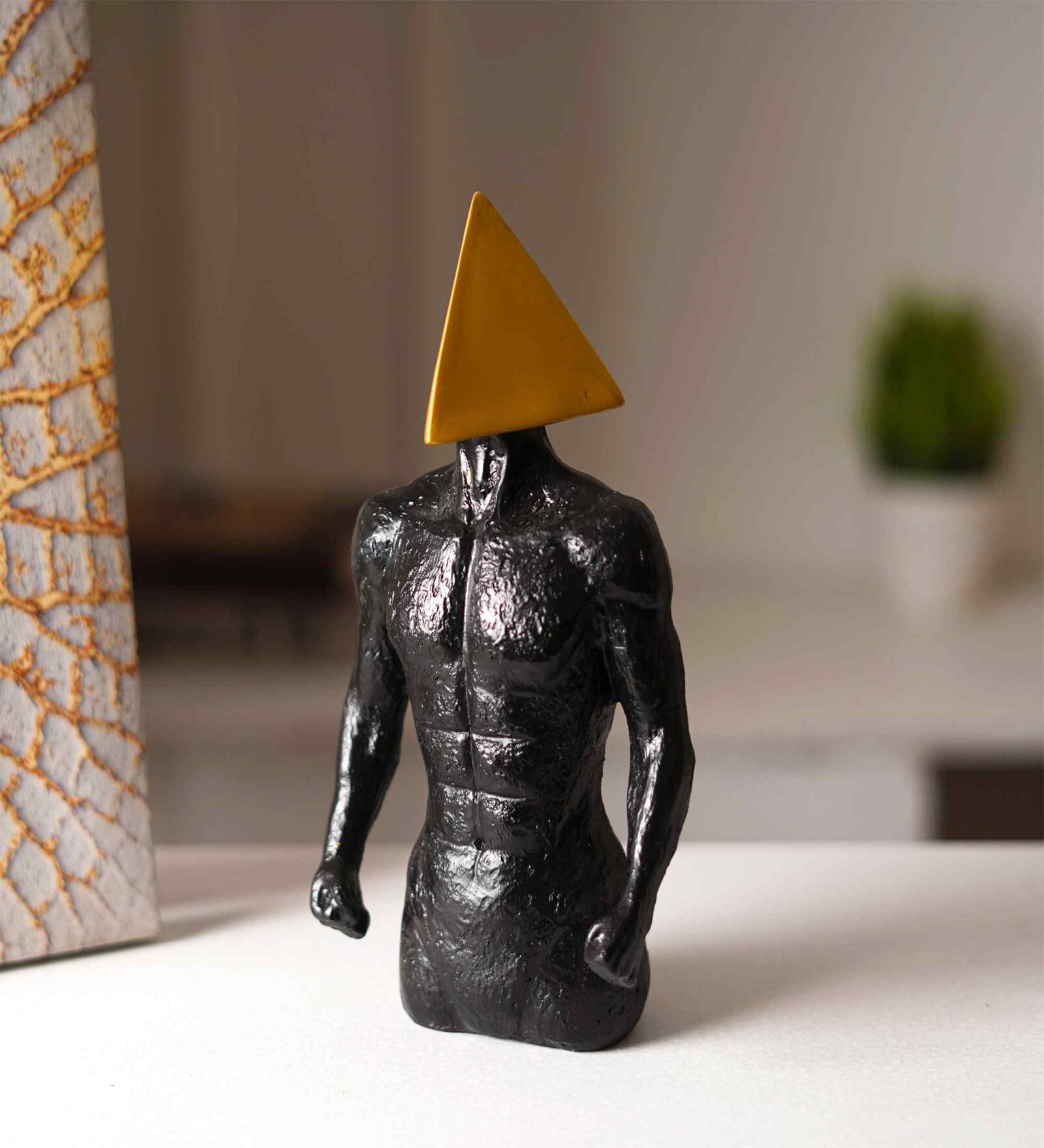 Geometric Marvel Muscle Craft Triangle Resin Showpiece (Grey)