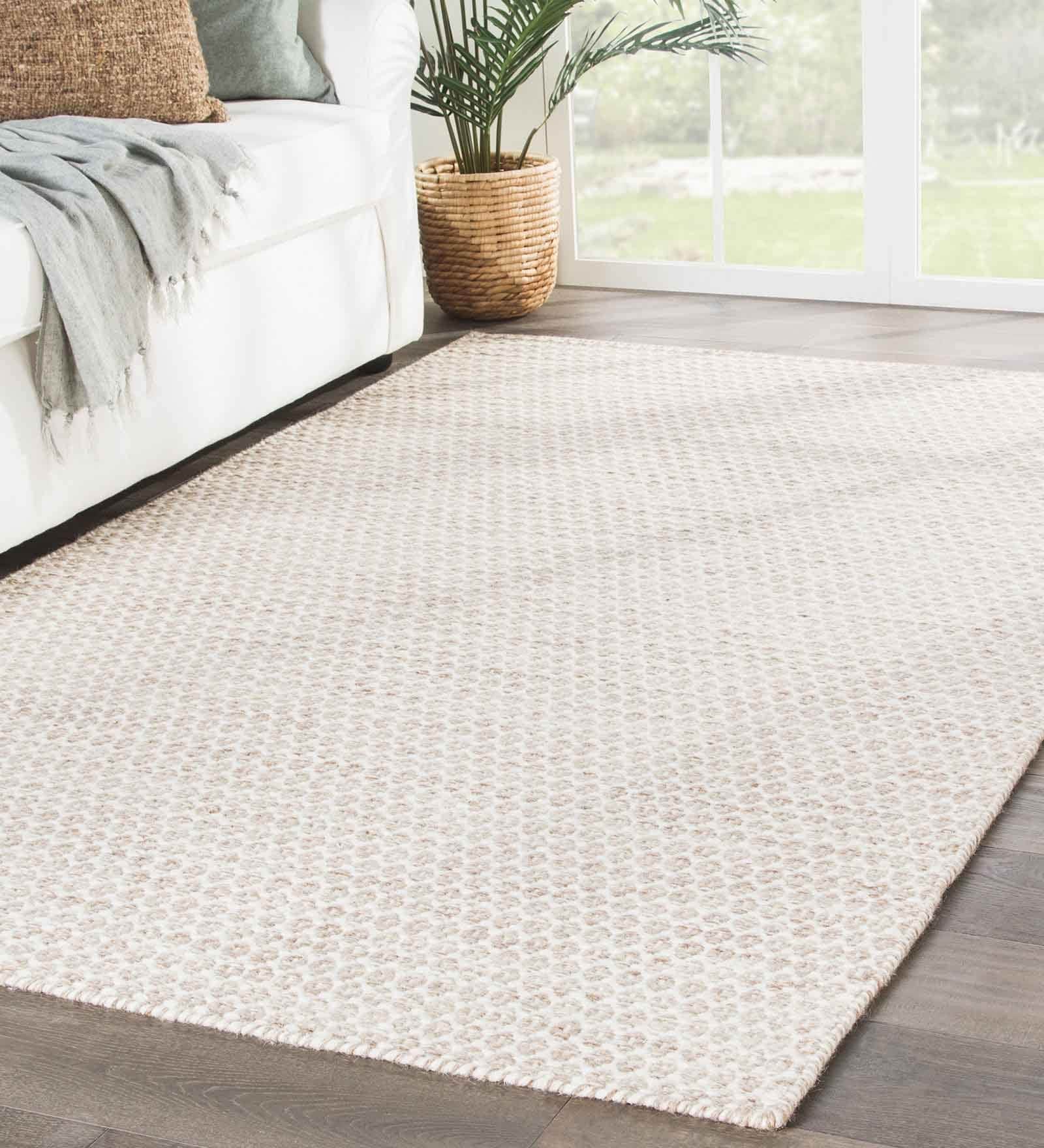 White Wool Geometrical 5 x 8 Feet Hand Woven Carpet