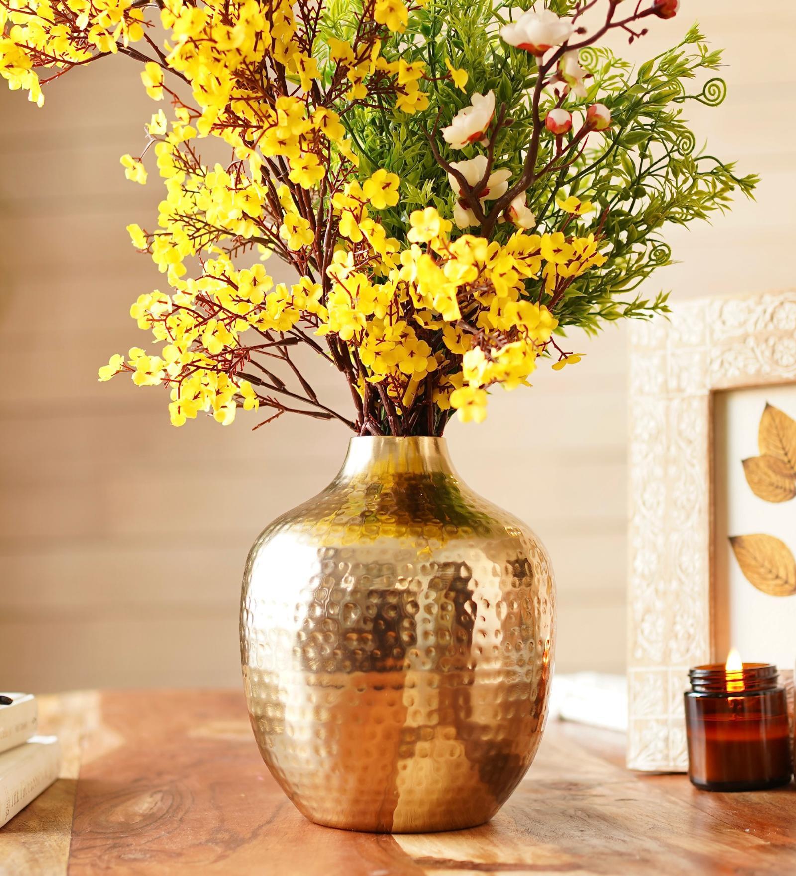 Geya Gold Iron Vase