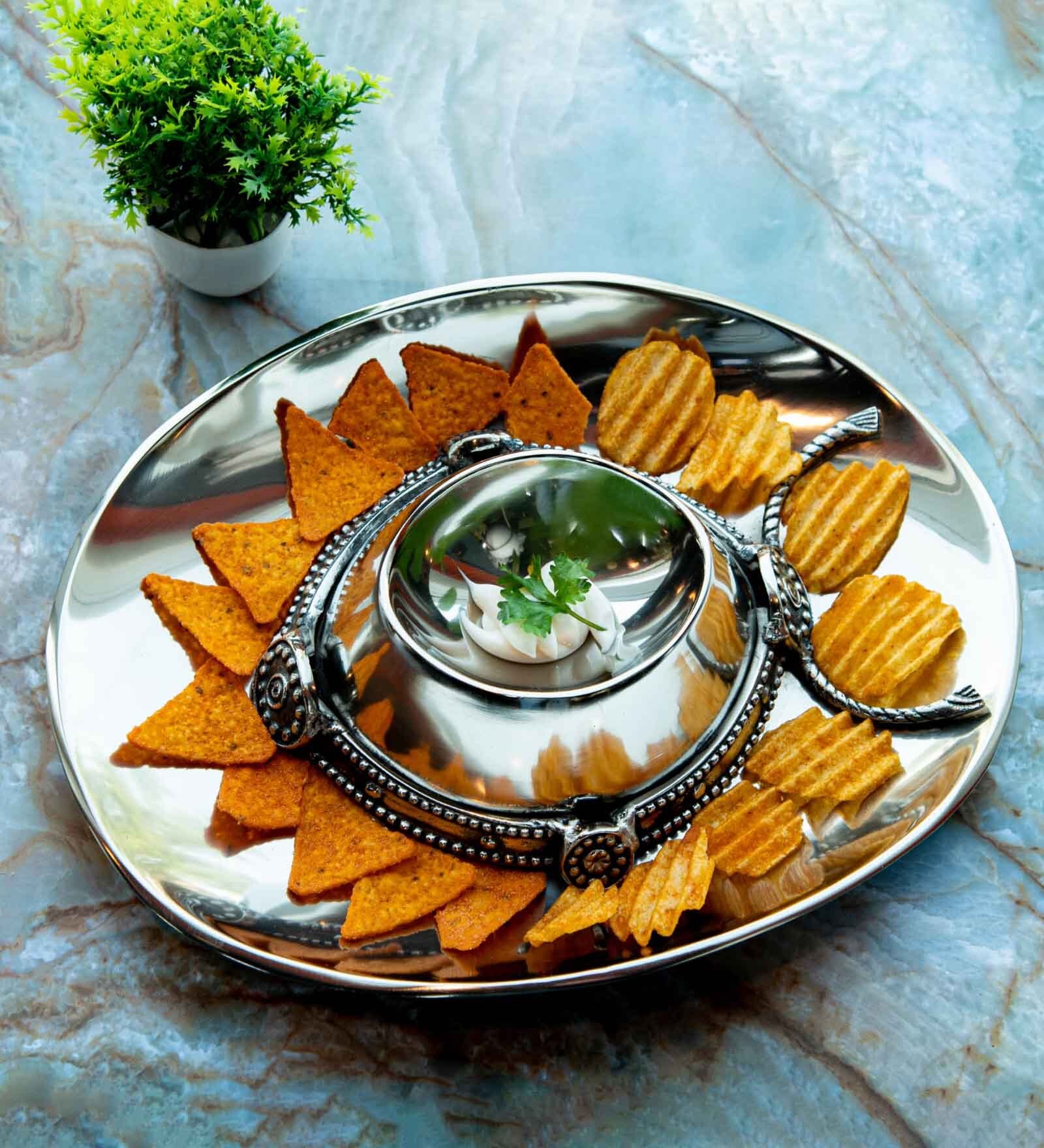 GIBOX Aristocratic Chip & Dip Decorative Serving Platter Tray Dining Table Fancy Food Golden Crocodile