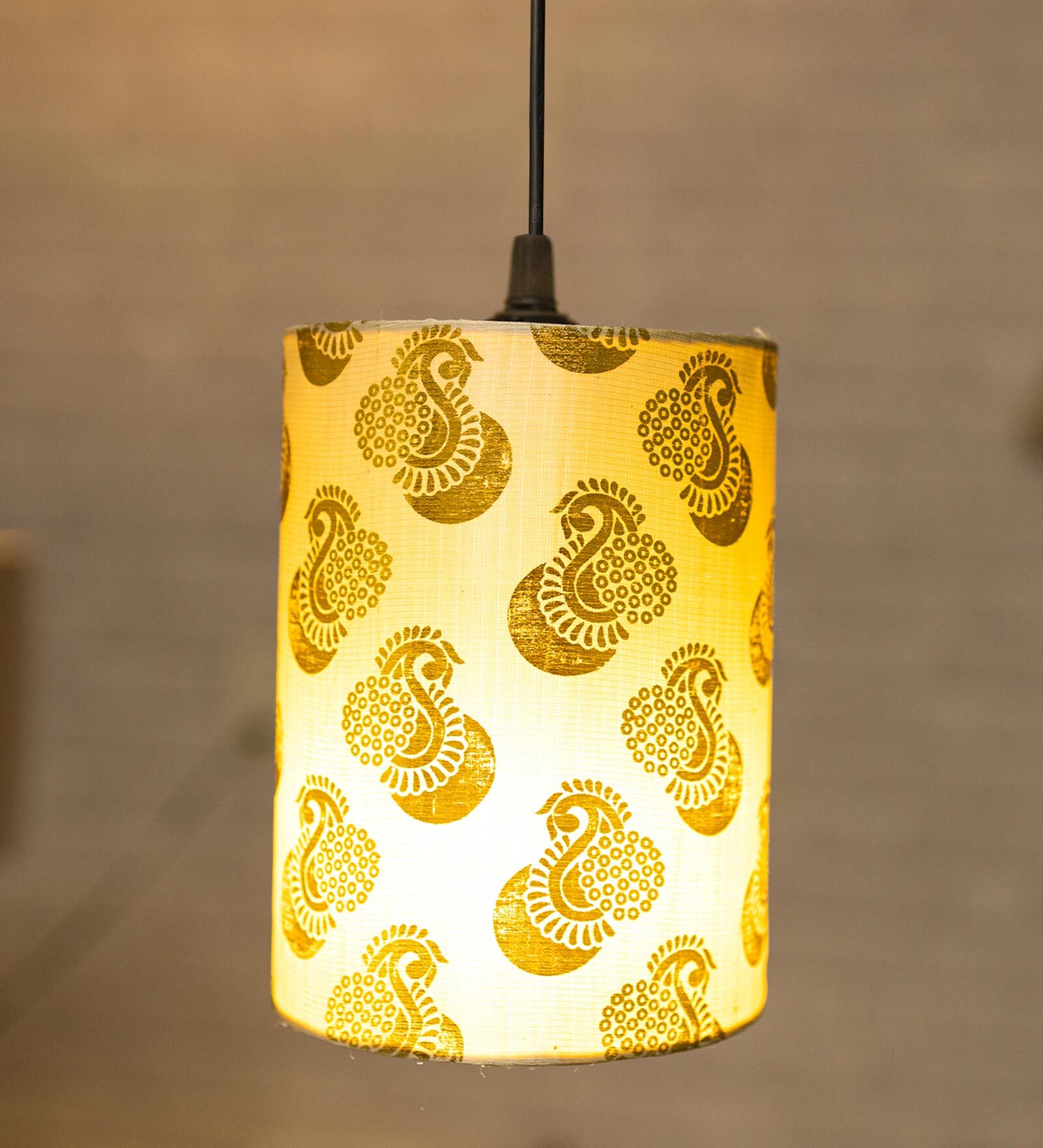 Glanza Gold Gold Fabric Hanging Light