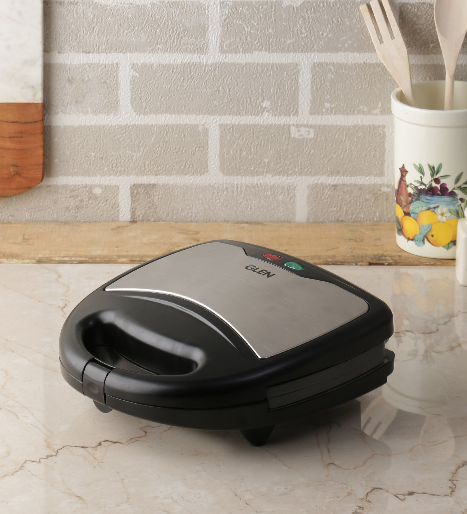 Glen 2 Slices 750 Watts Sandwich Grill (Model No:GL 3027DX)