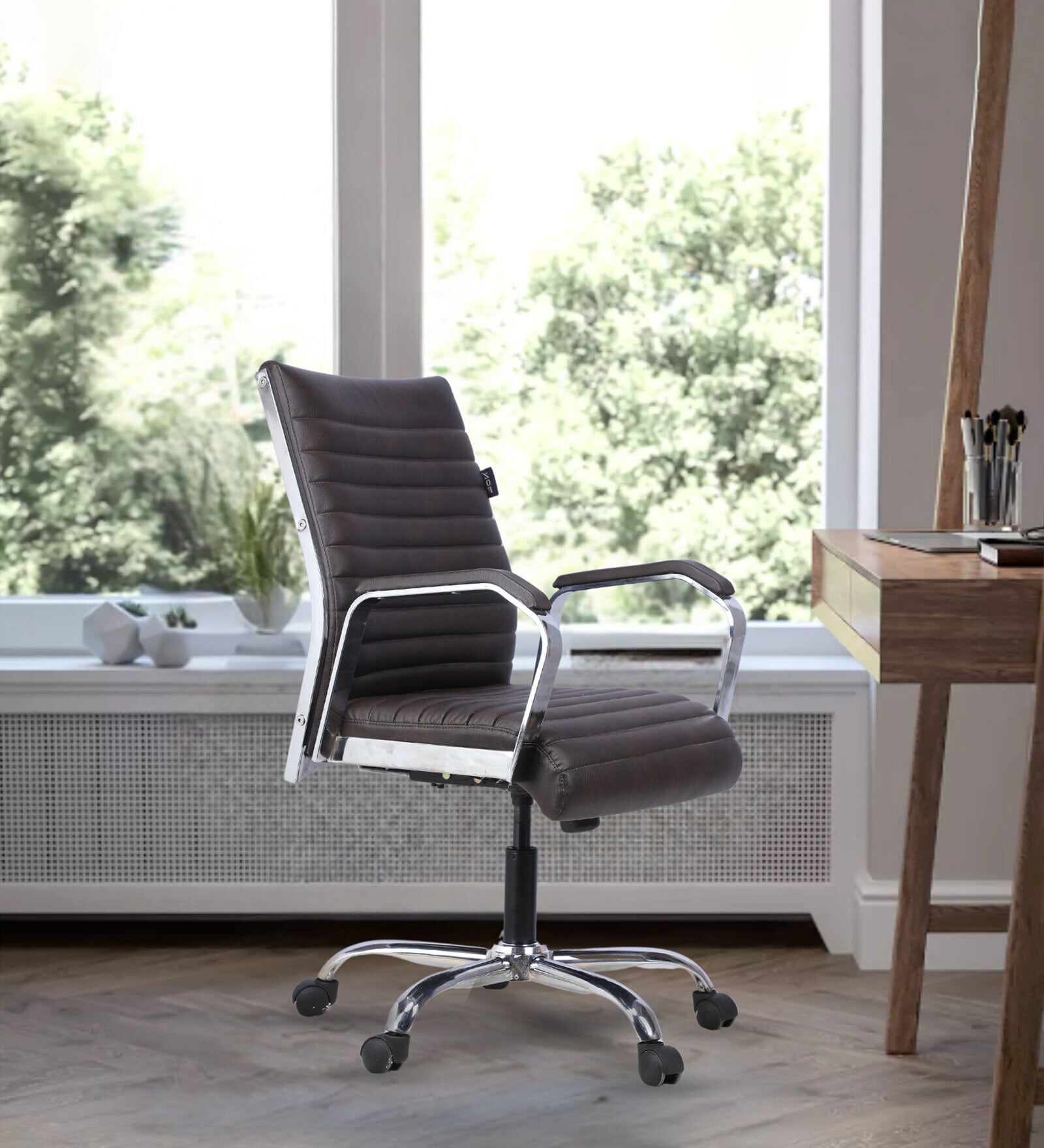 Global Leatherette Low Black Office Chair in Brown Colour Global Leatherette Low Black Office Chair in Brown Colour