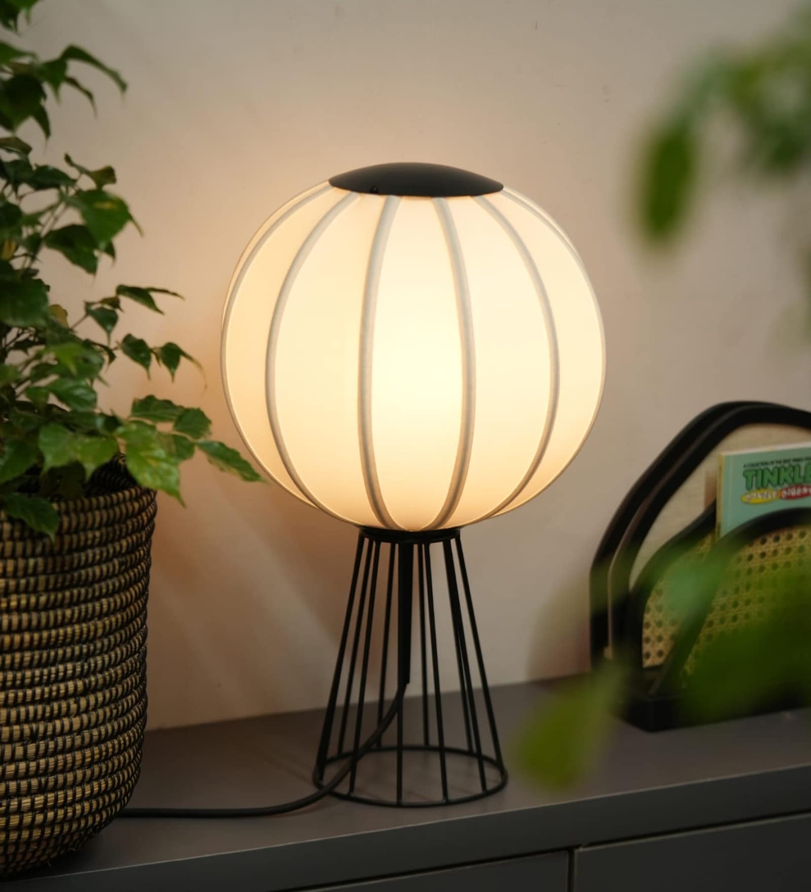 Glowball Table Lamp