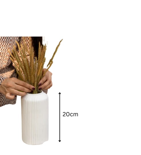 Glass Snow White Vase With 1 Rustic Grass