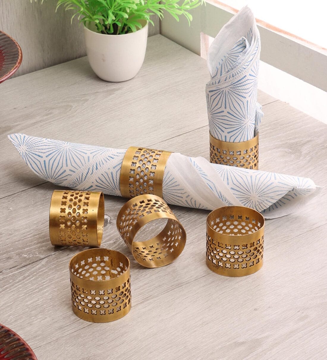 Gold paper napkin on sale rings