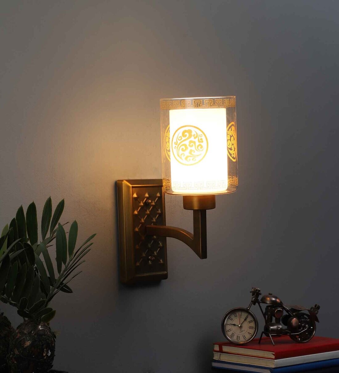 Buy Gold Metal Wall Light By Eliante By Jainsons Lights at 55 OFF by