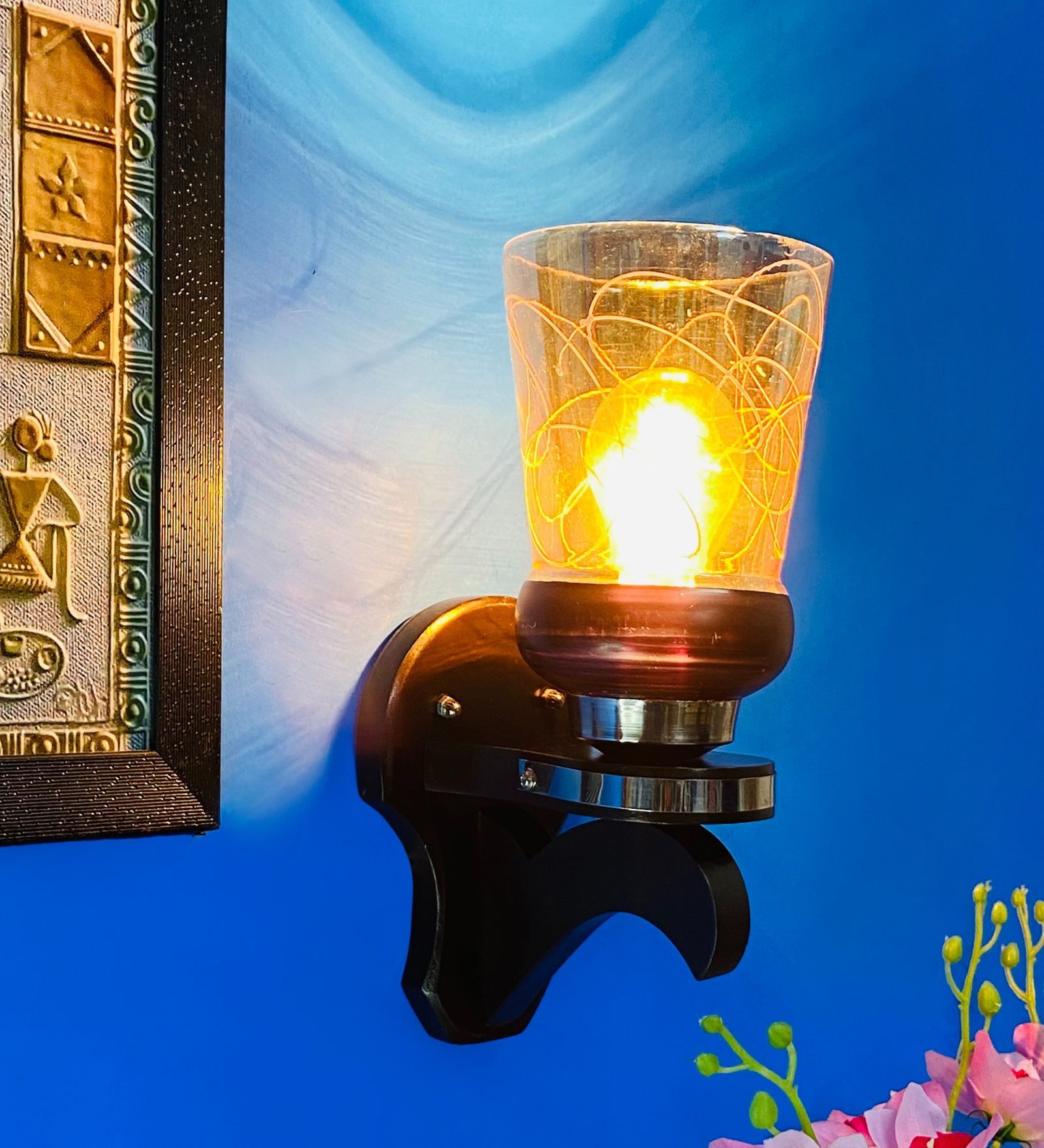 Gold Wooden Novelty Wall Light (Brown) Gold Wooden Novelty Wall Light (Brown)