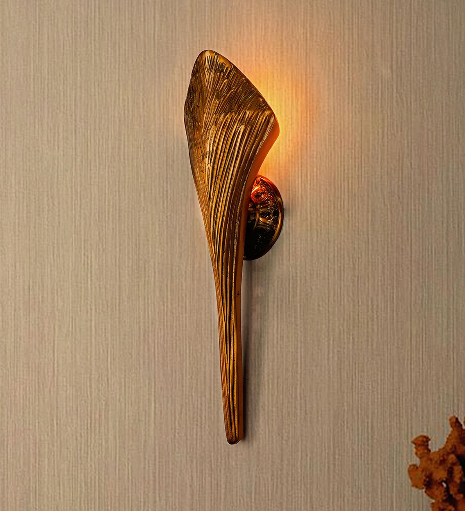 Metal Flush Mount Wall Light (Gold)