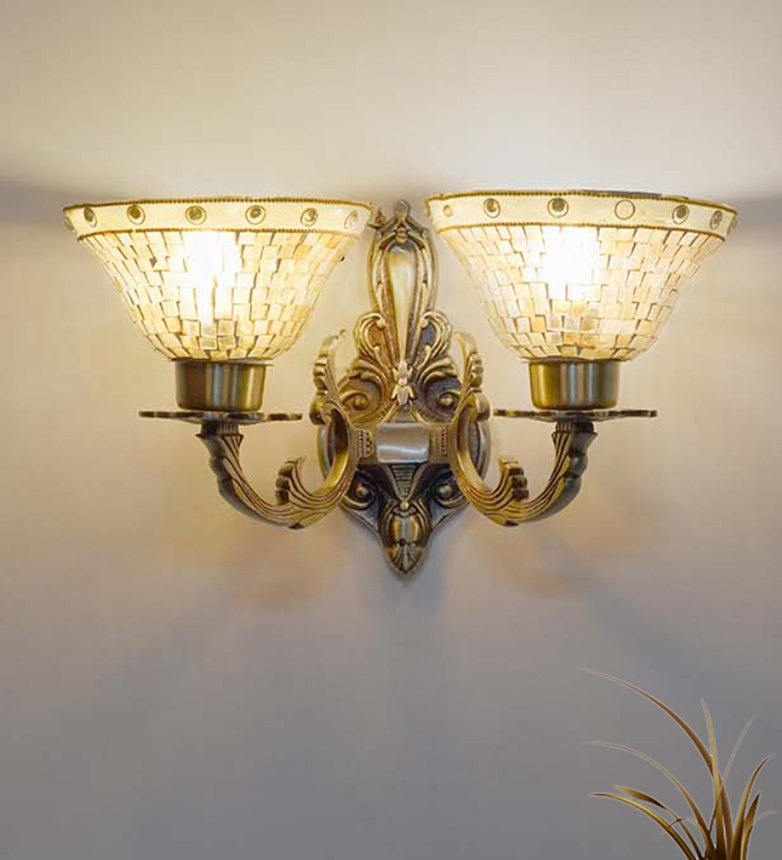 Gold Aluminium Wall Light