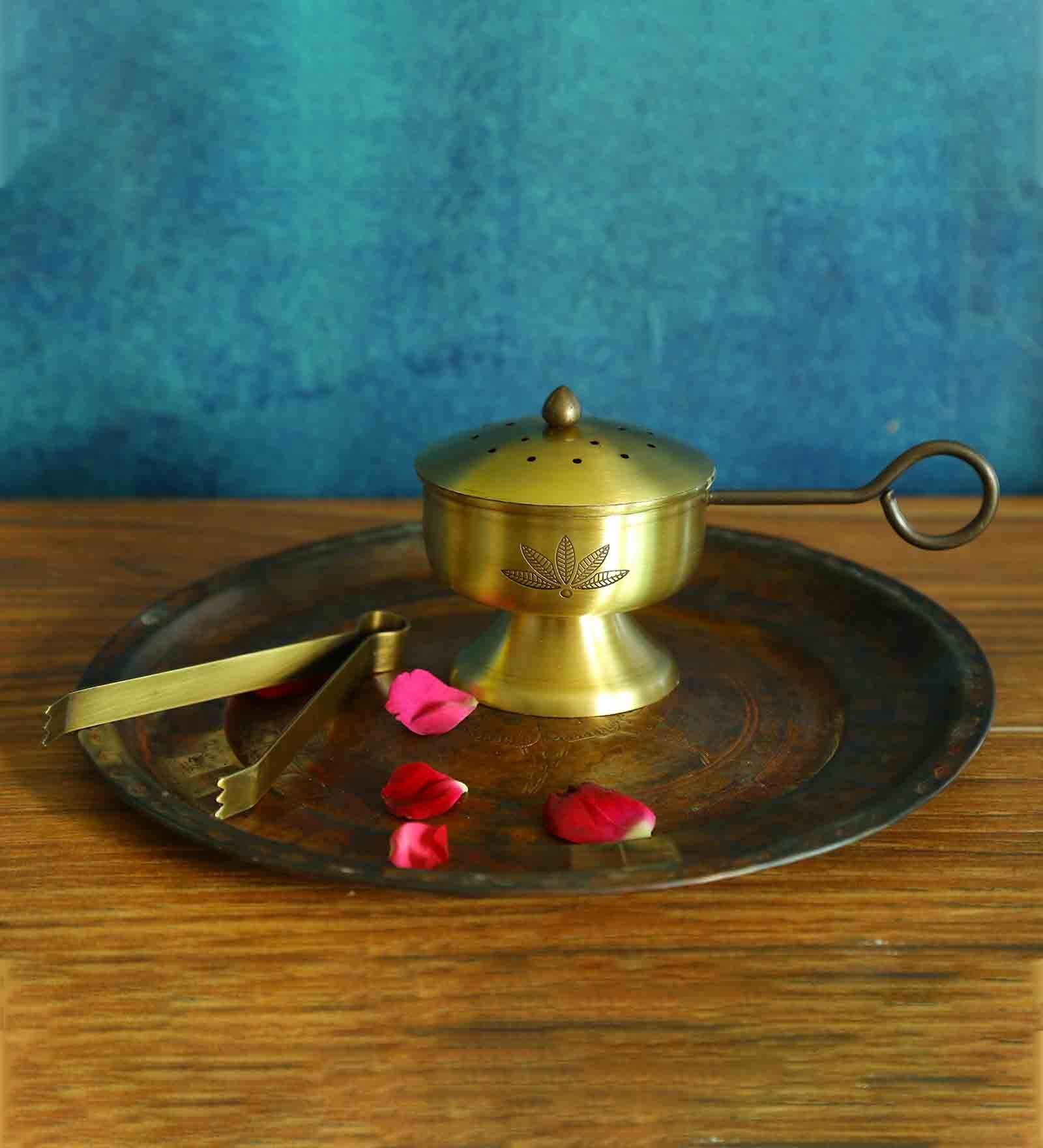 Gold Brass Antique Fumer