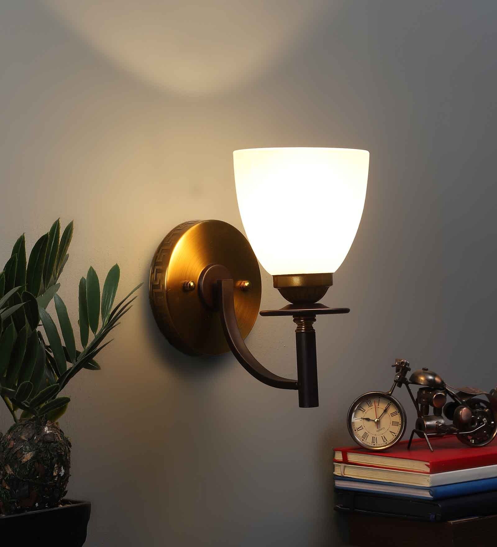 Daffodil Metal Wallchieres (Gold)