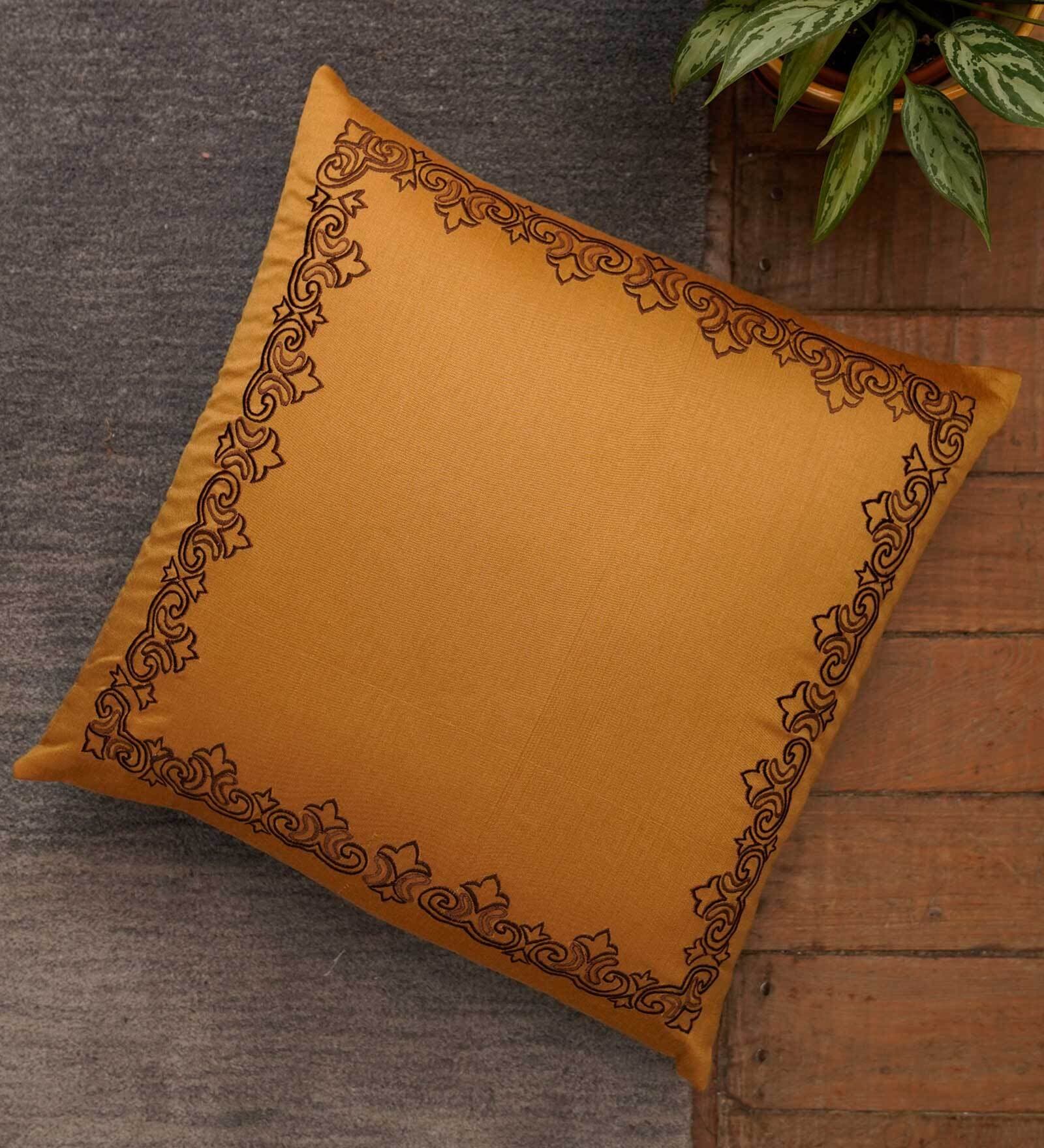 Gold Traditional Polyester Blend 16 x 16 Inch Cushion Cover