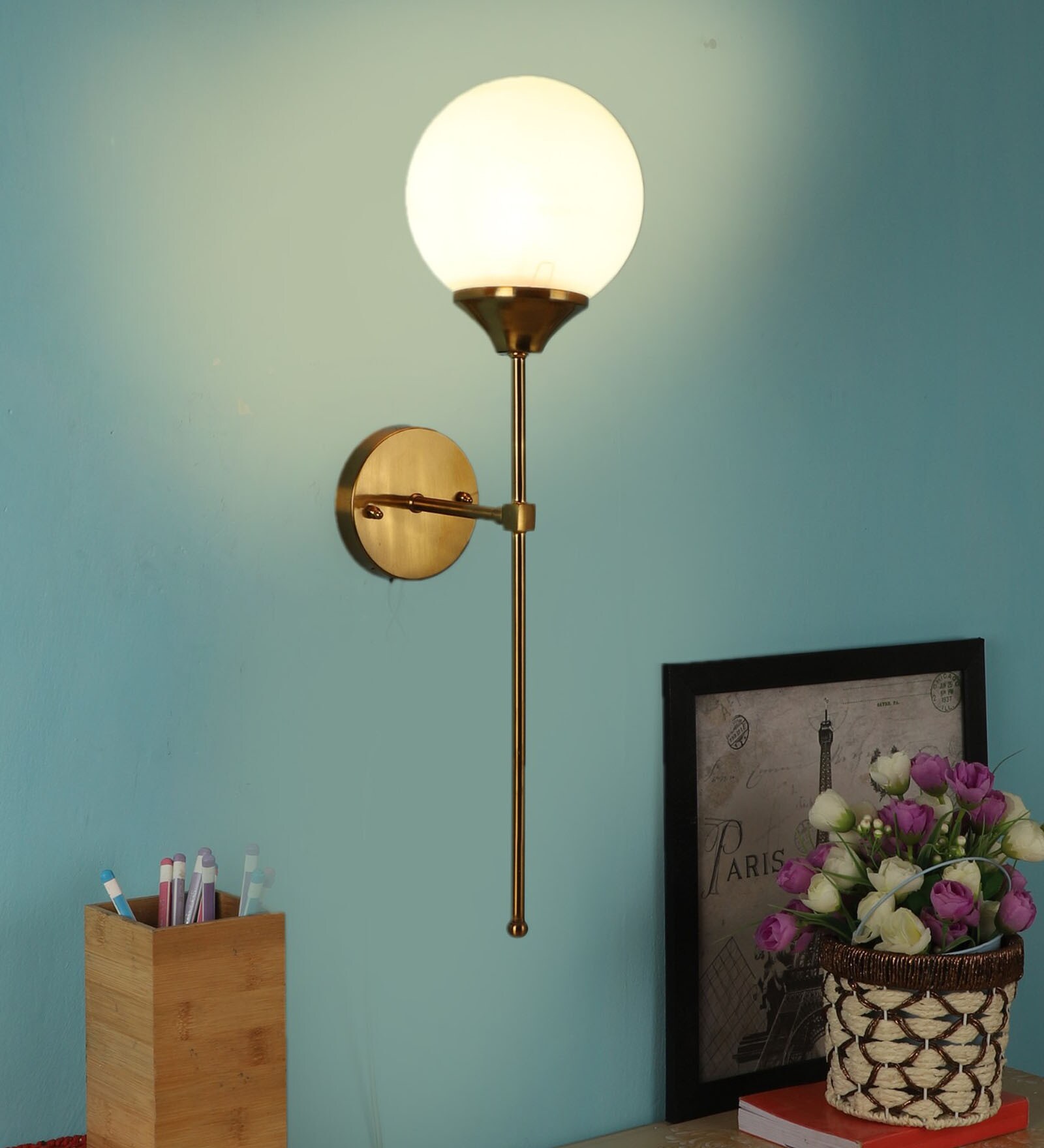 Knepp Gold Iron Wallchiere