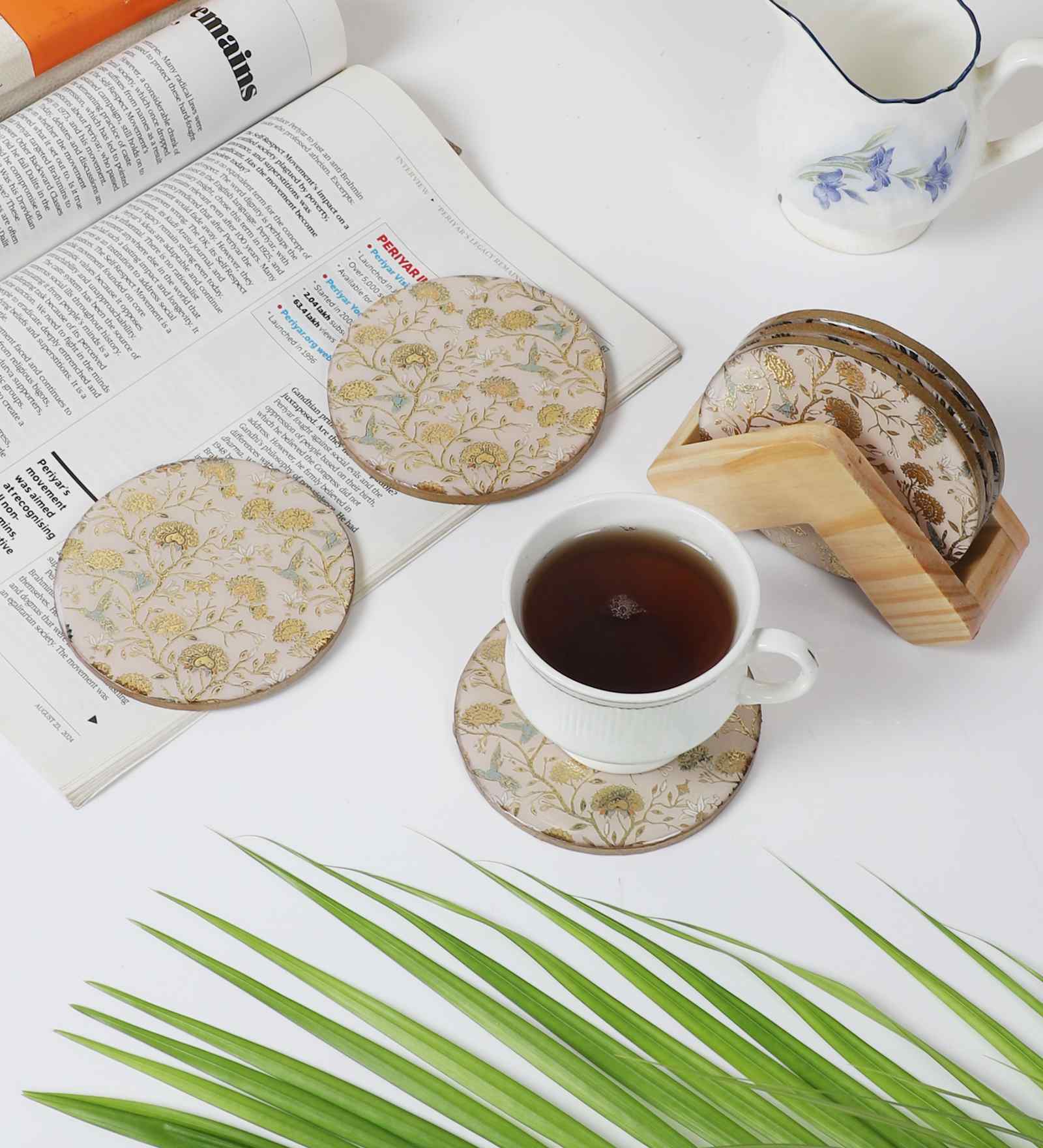 Golden Bloom Coaster with Stand (Set of 6)