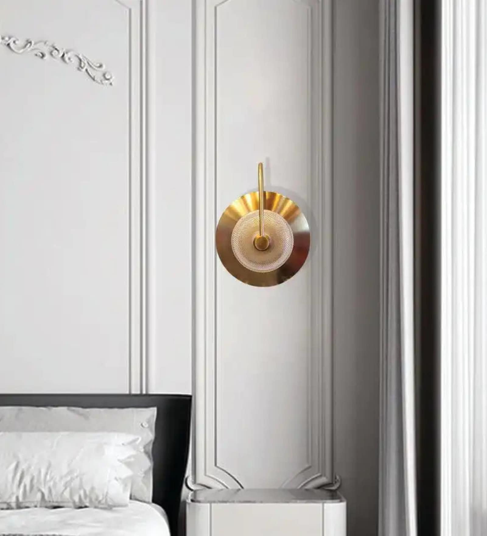 Golden Halo Wall Light with Clear Textured Glass Accent