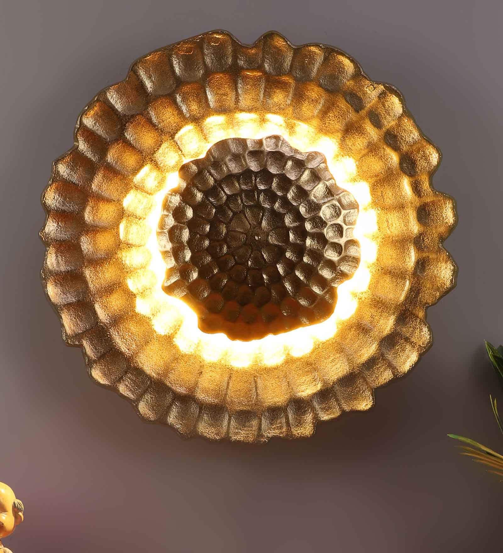 Astros Metal LED Novelty Wall Light (Gold)