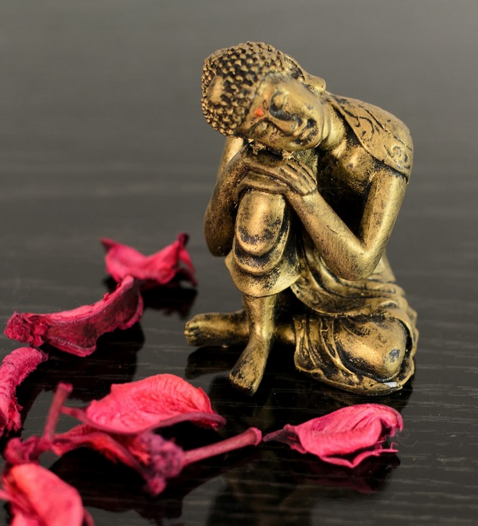 Sitting Buddha Gold Polyresin Idol