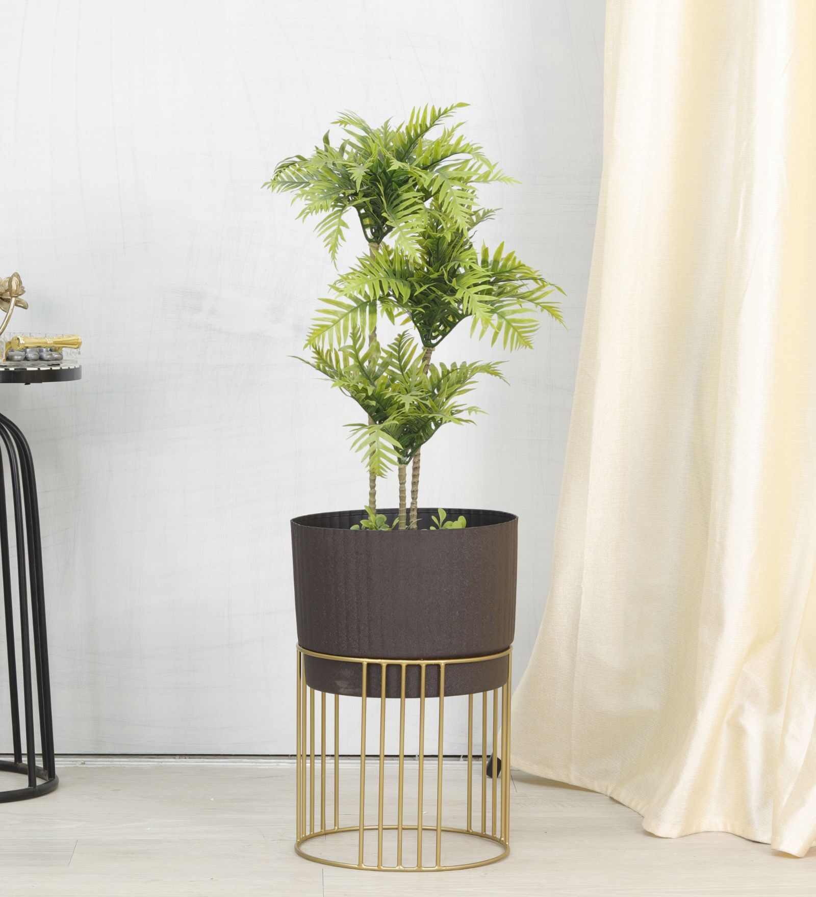 Golden Ridge Large Brown Metal Planter (Brown)