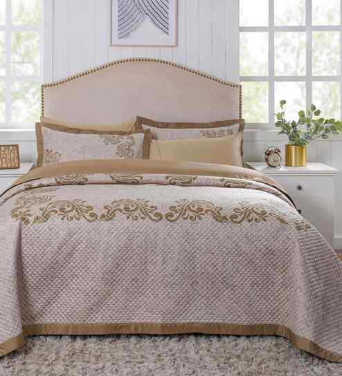 Gold Cotton Polyester Floral Print 145 GSM Double Bed Quilt