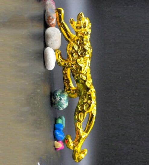 Golden Dotted Jaguar Showpiece Resin Figurine (Gold)