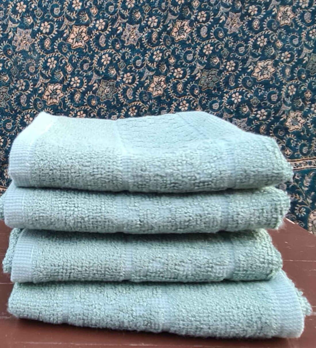 Buy Green Solid 480 GSM Bamboo Face Towels (Set of 4) by Madake Online