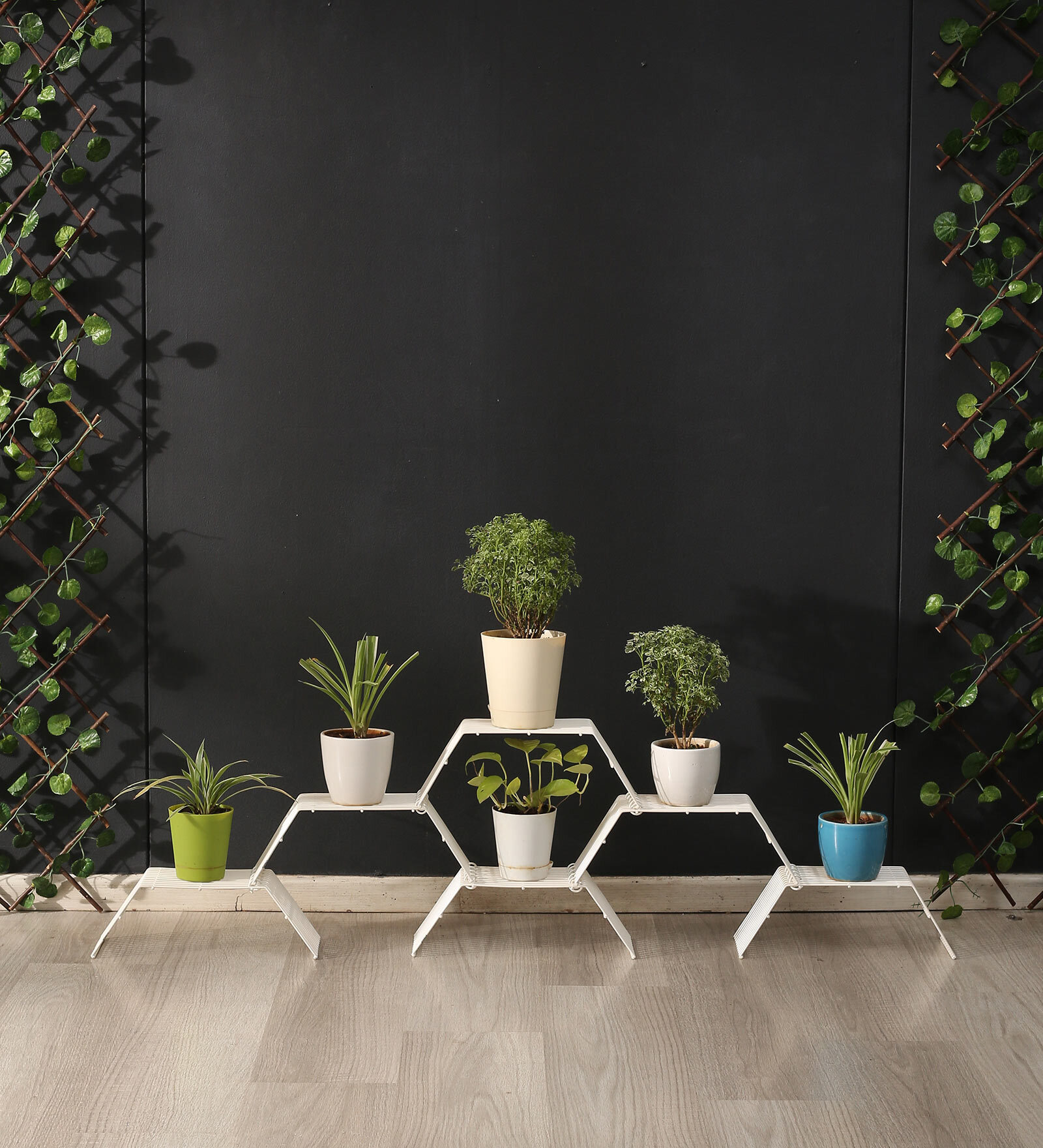 Grandis White Galvanized Iron Planter Stand (Set Of 6)