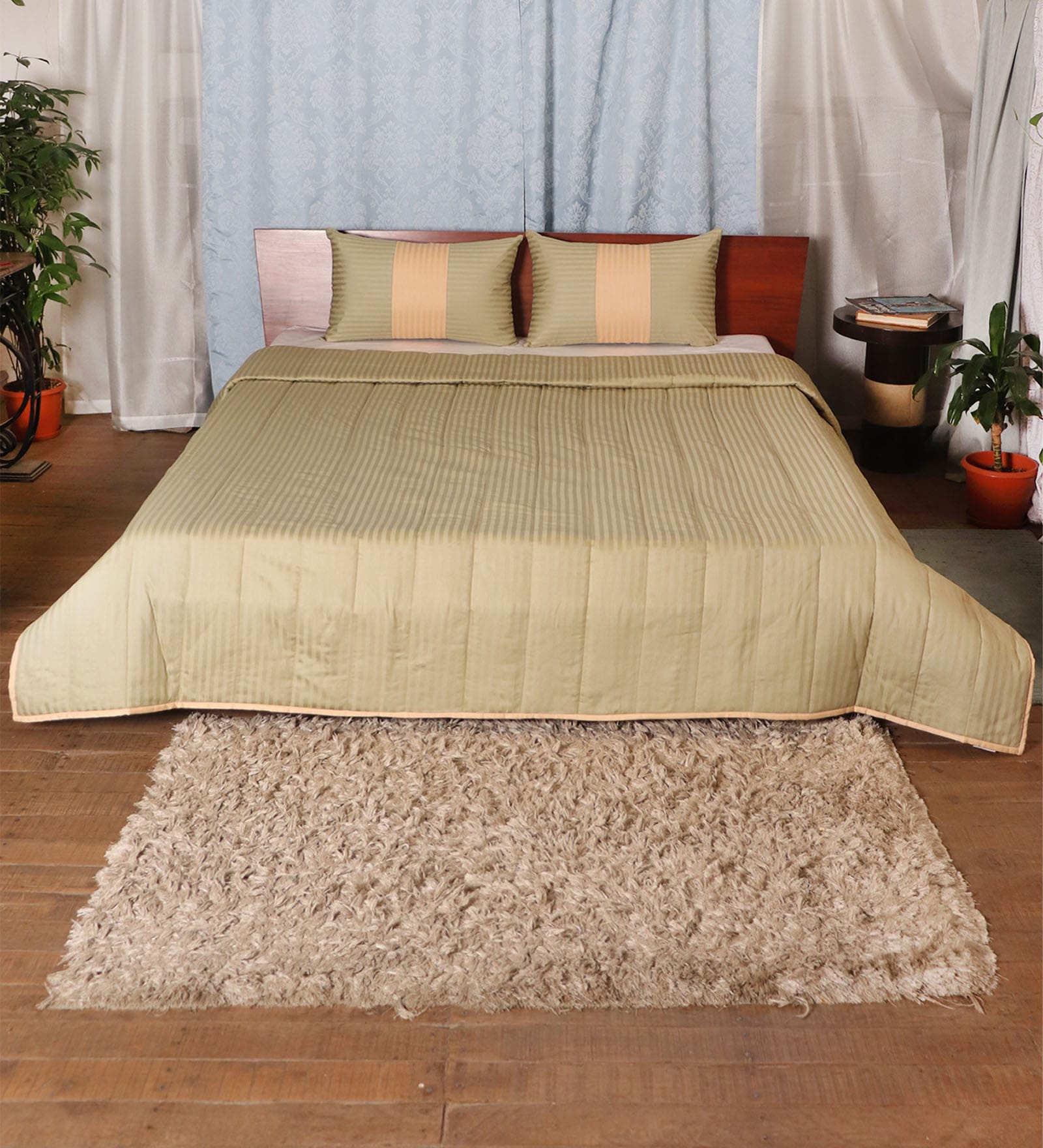 Buy Green Cotton Solid 150 GSM Quilt Set by Zeba at 10 OFF by Zeba