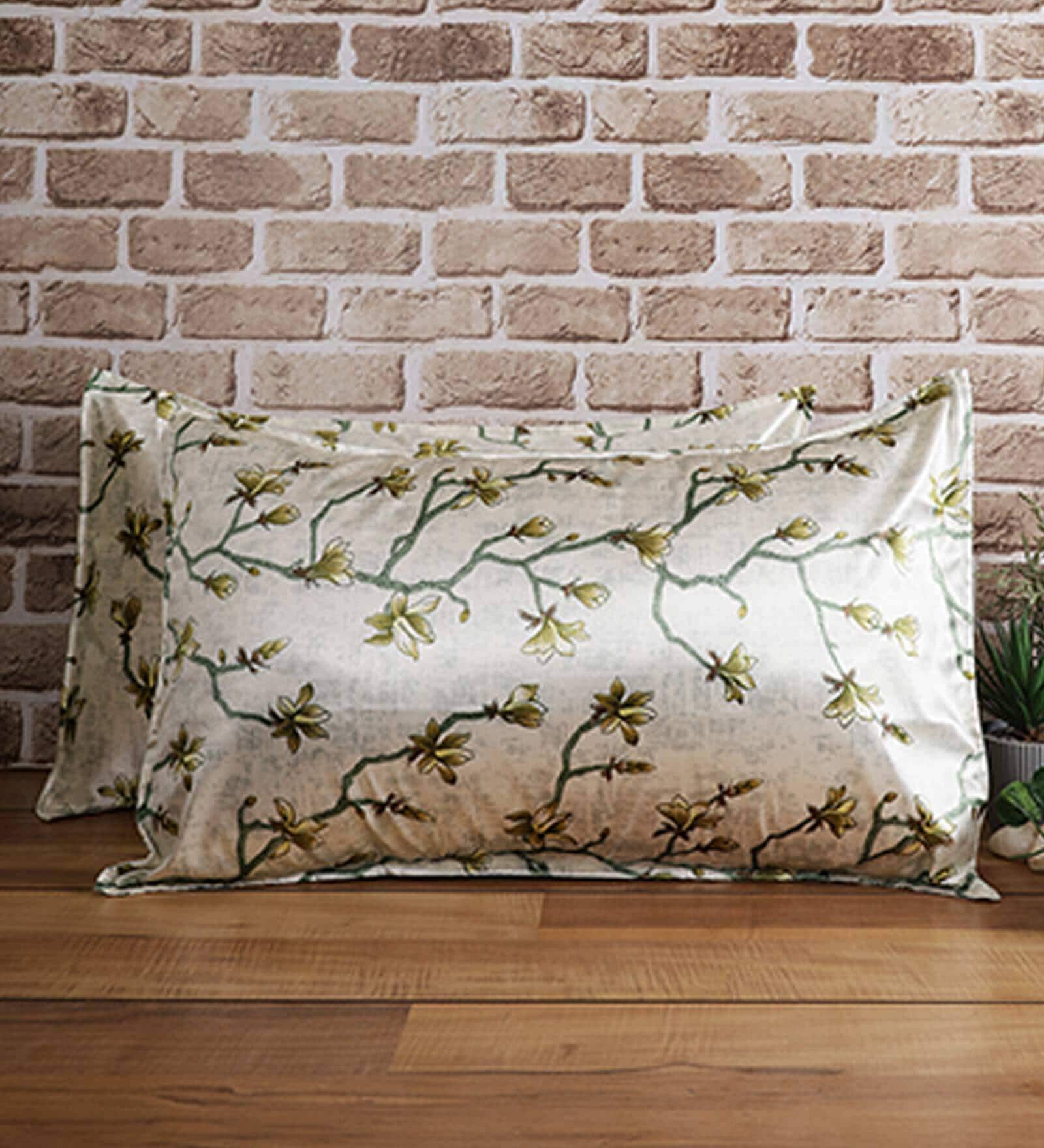 Green Floral 210TC Polyester Blend 17 x 27 Inches Pillow Covers (Set of 2)