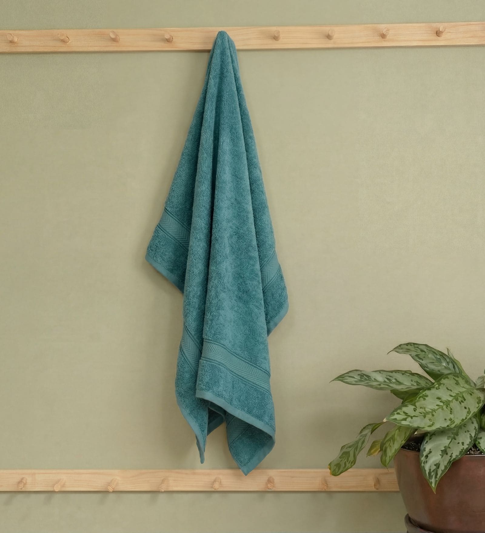 Green 100% Cotton 525 Gsm Bath Towel