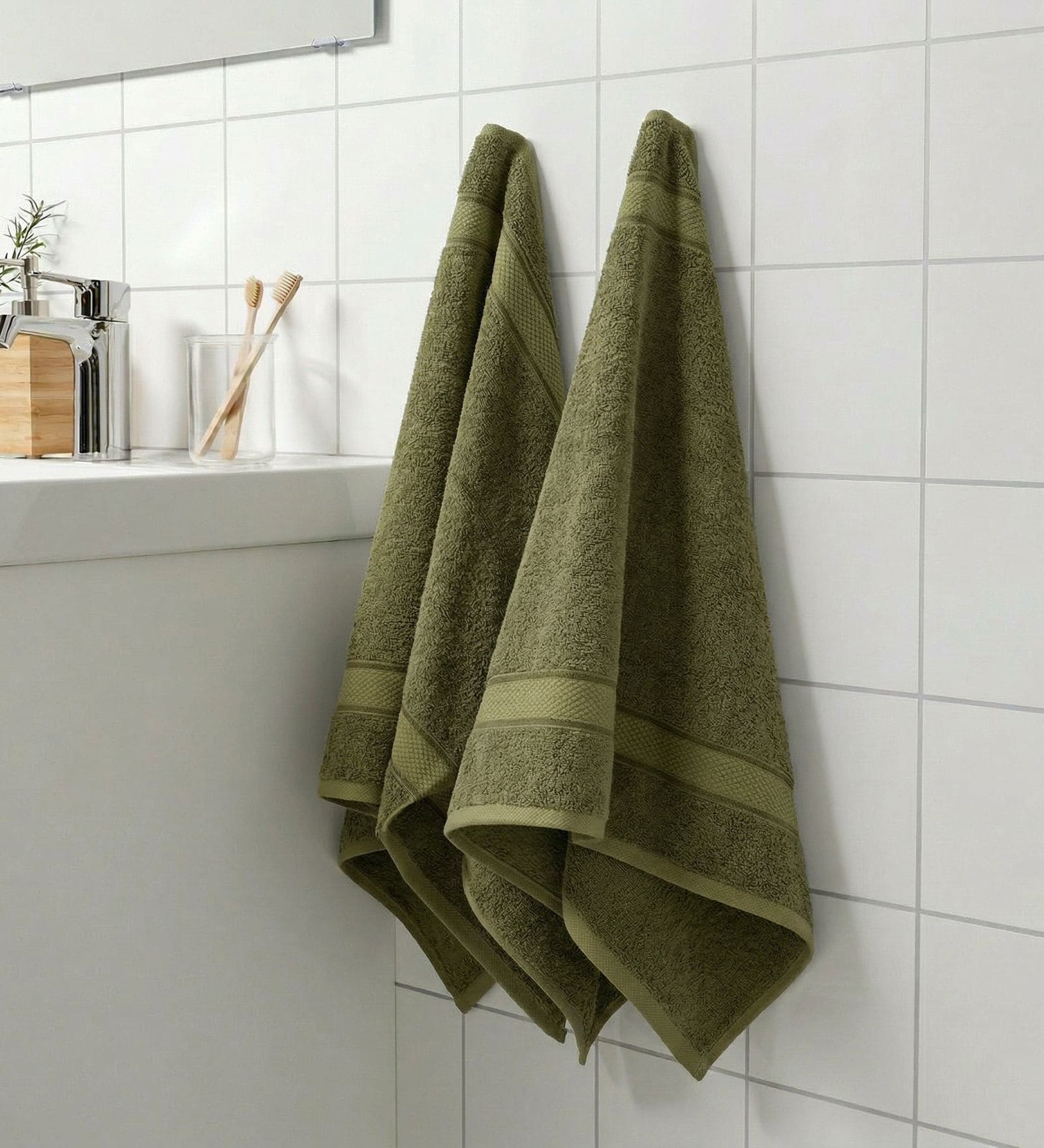 Green 100% Cotton 600 Gsm Hand Towel