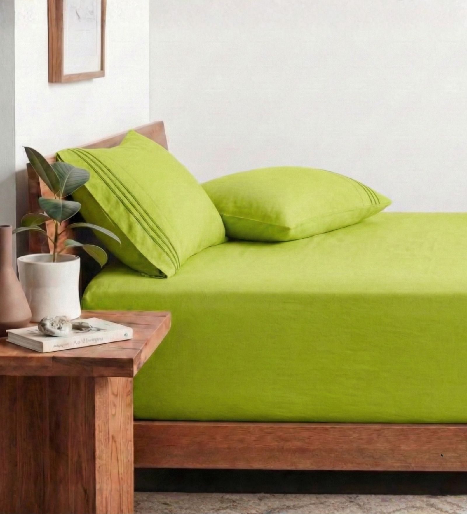 Green 210 TC Cotton King Size Bedsheet with 2 Embroidered Pillow Covers