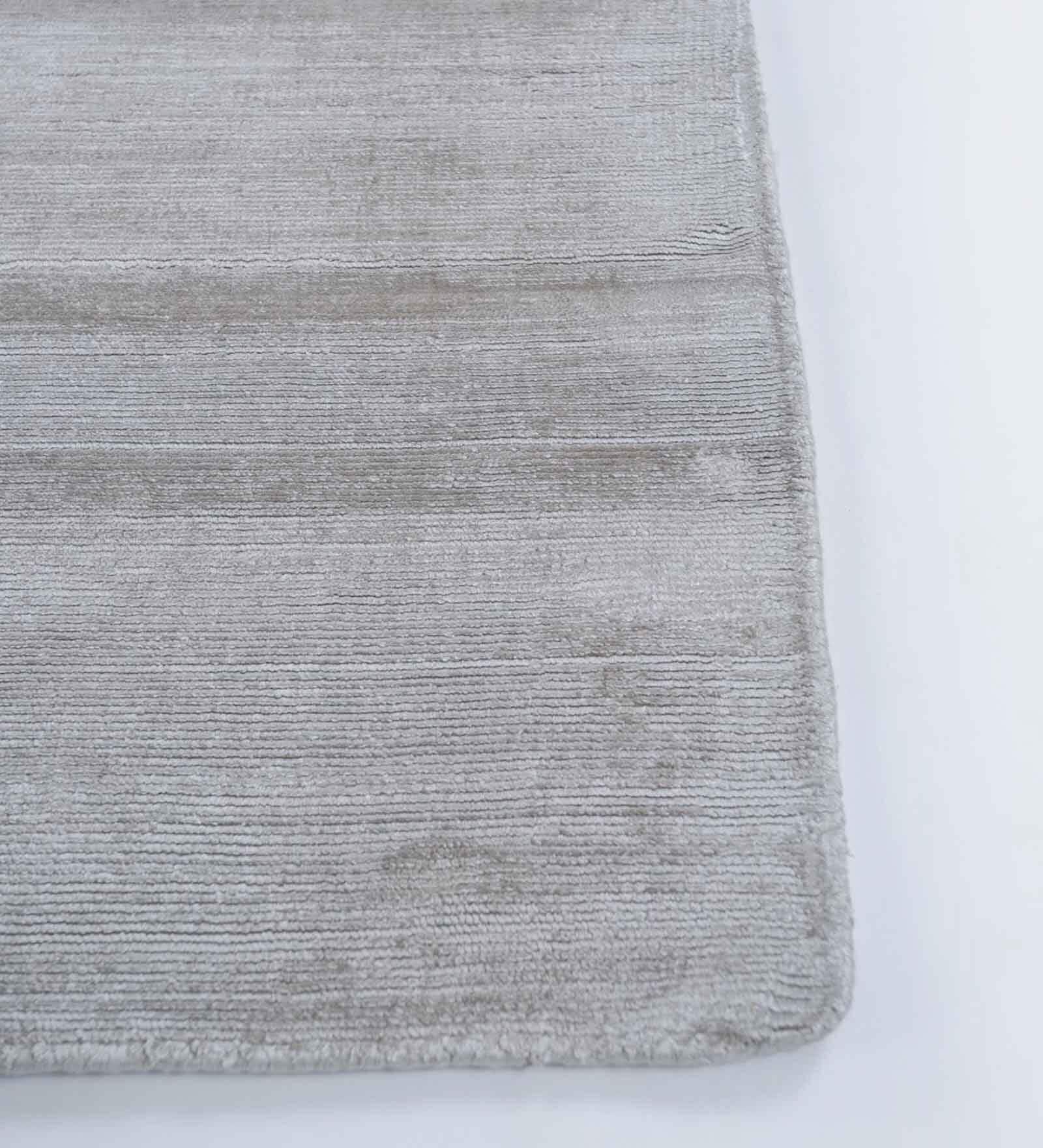 Green Solid Art Silk 5 ft x 7 ft Hand Woven Carpet
