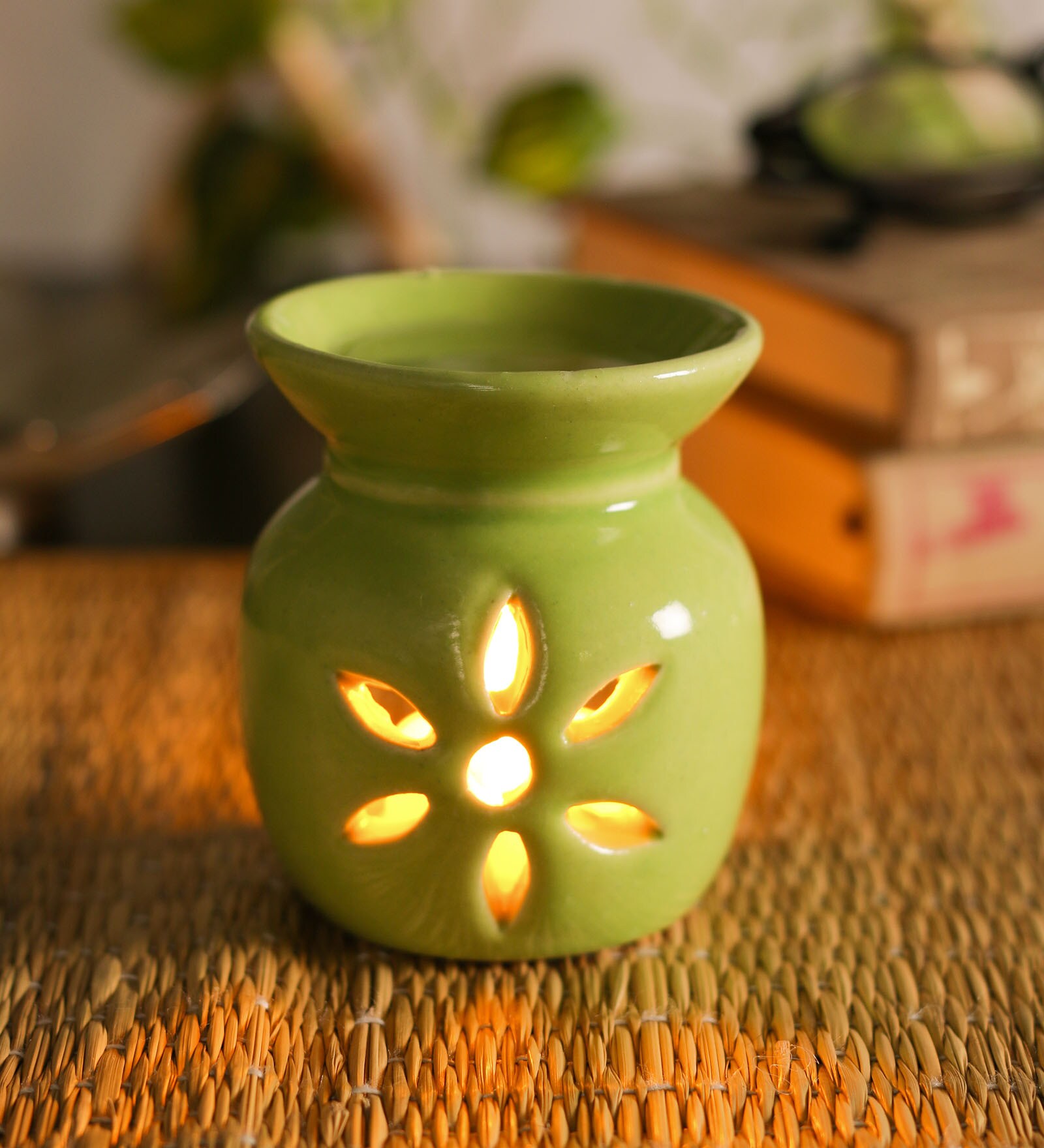 Green Ceramic Diffuser With Jasmine Oil