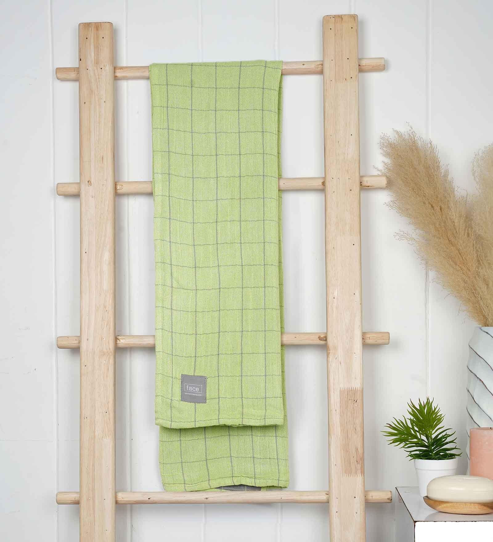 Green Banana Double Cloth Checkered 300 GSM Bath Towel