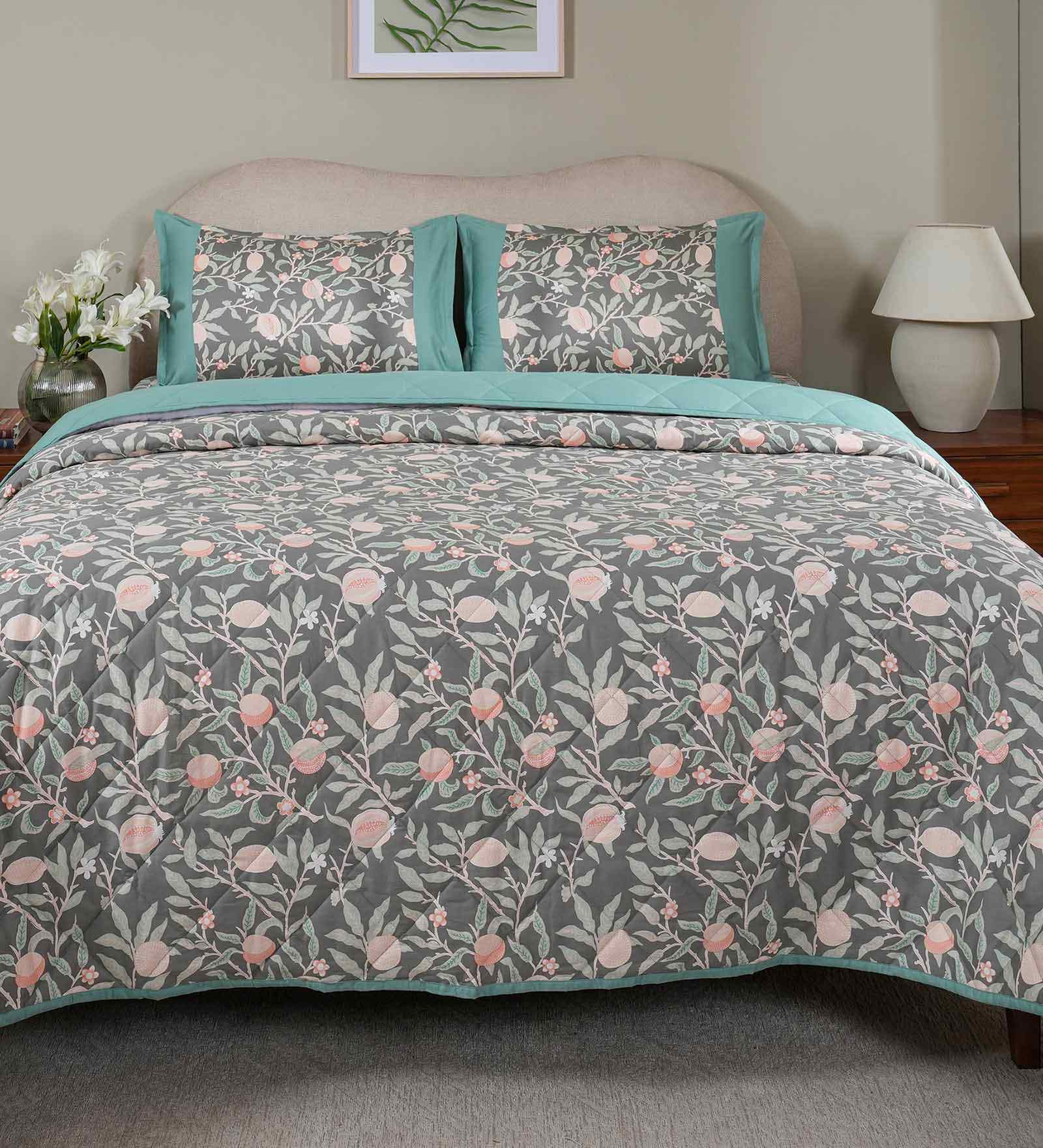Green Cotton Polyester Fruit Print 115 GSM Double Bed Quilt