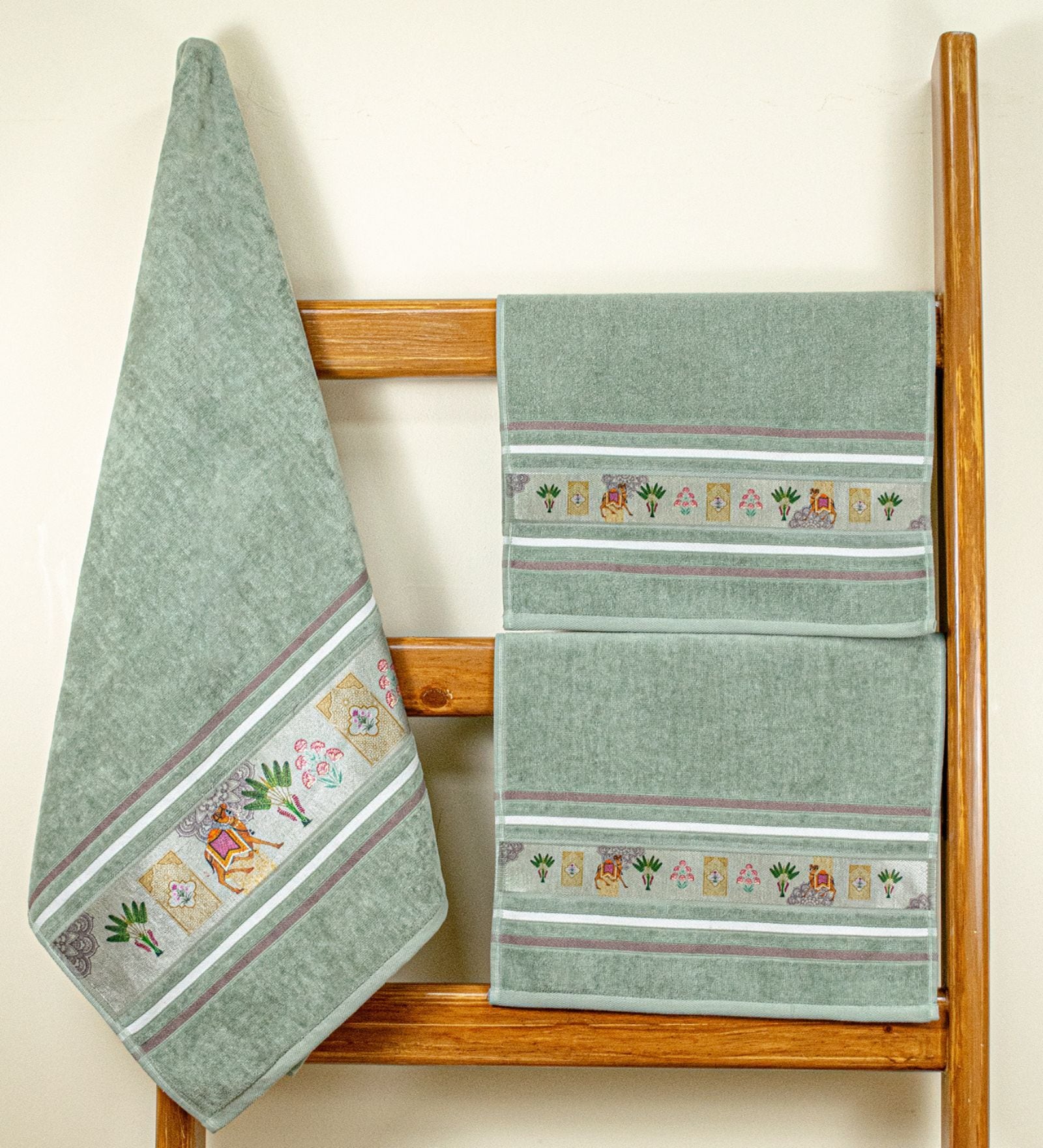 Green Cotton Printed  460 GSM Bath & Hand Towels Pack of 3 (1Bath 2 Hand)
