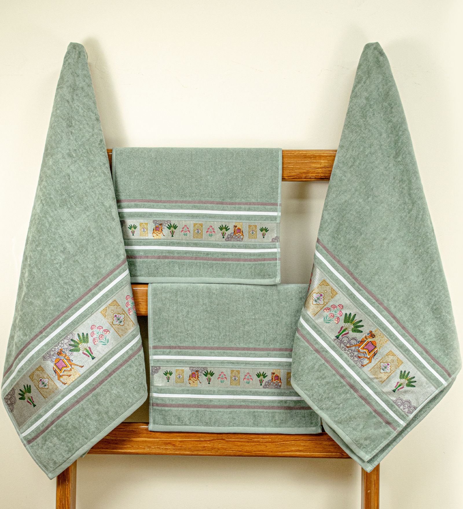 Green Cotton Printed 460 GSM Bath & Hand Towels 4Pcs Bath And Hand Towels Set Green Cotton Printed 460 GSM Bath & Hand Towels 4Pcs Bath And Hand Towels Set