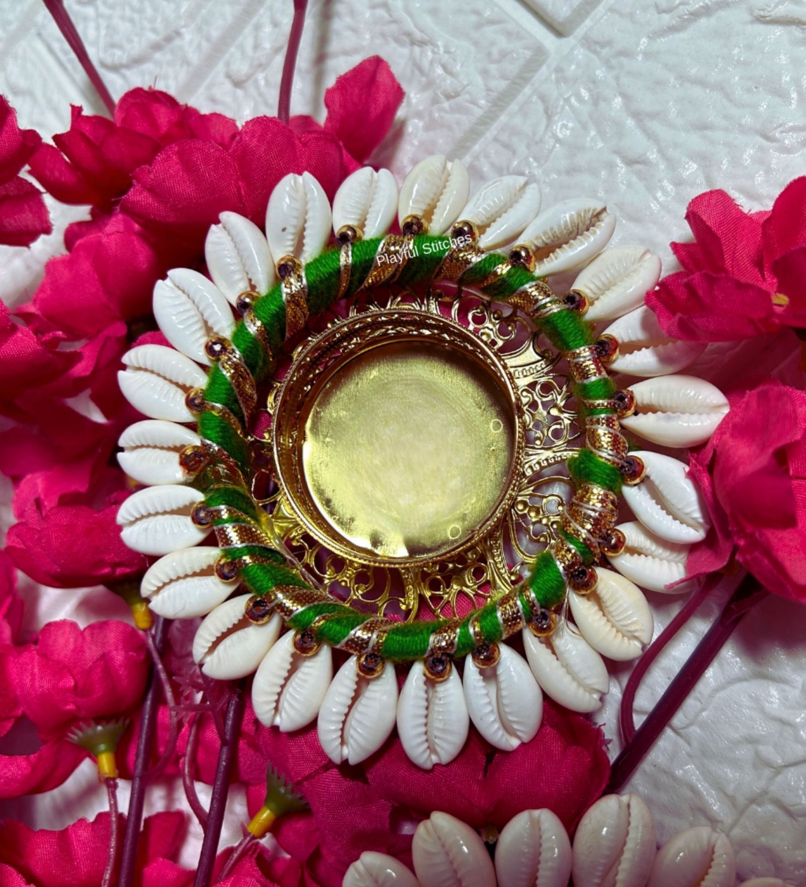 Round White & Gold Engineered Wood Tea Light Holder