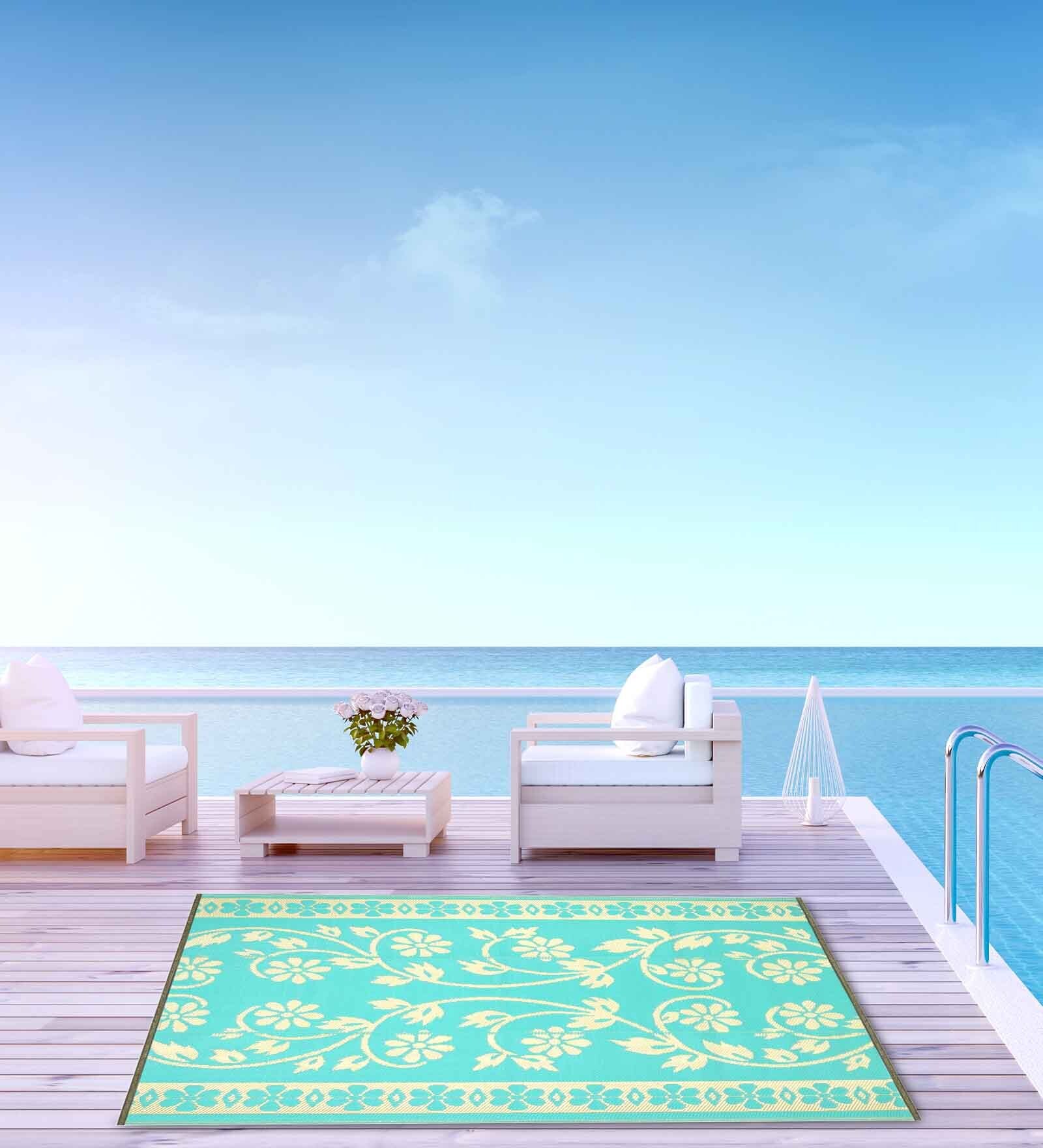 Green Floral Polyproylene 6 ft x 6 ft Machine Made Picnic Mat