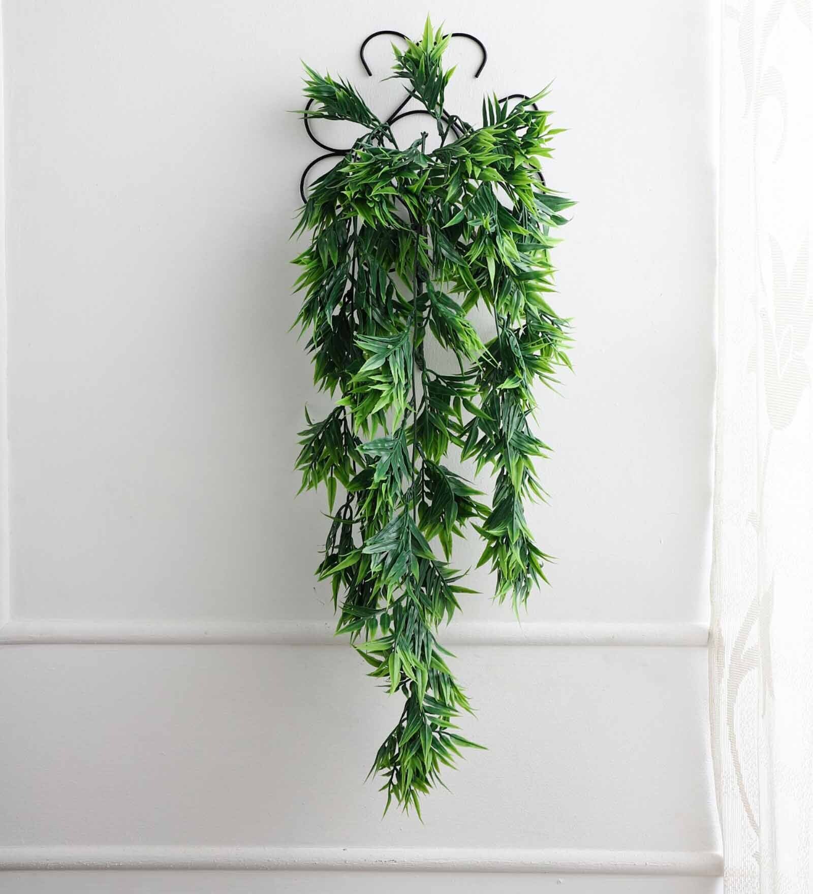 Green Plastic Artificial Pointy Leaf Vine With Metal Wall Stand
