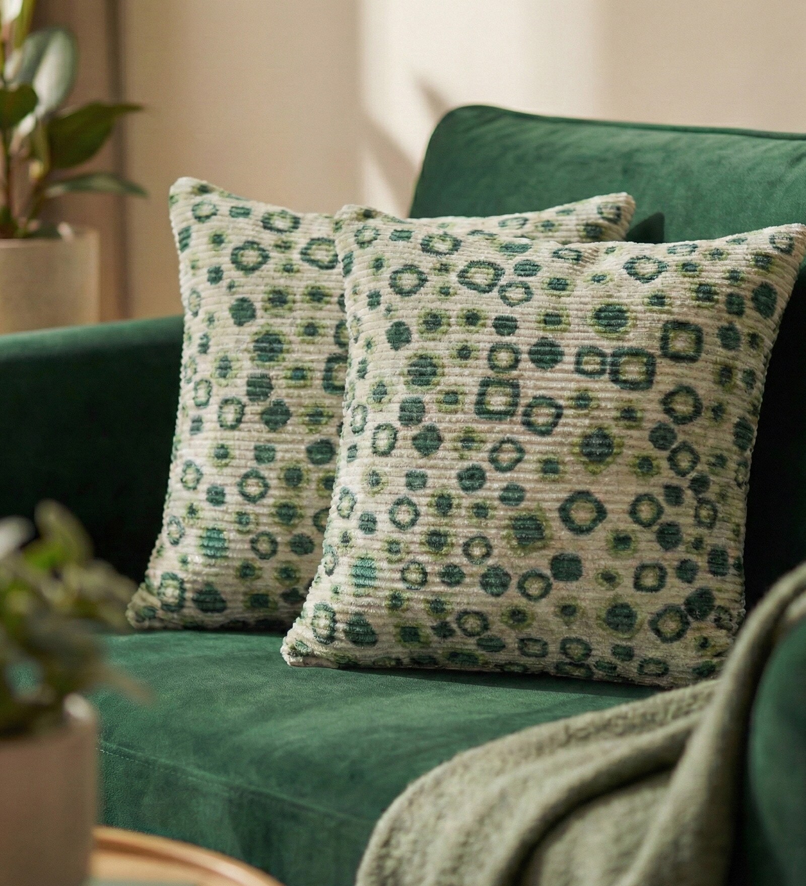 Green Polyester Abstract 18x18 inches Cushion Covers Set of 2