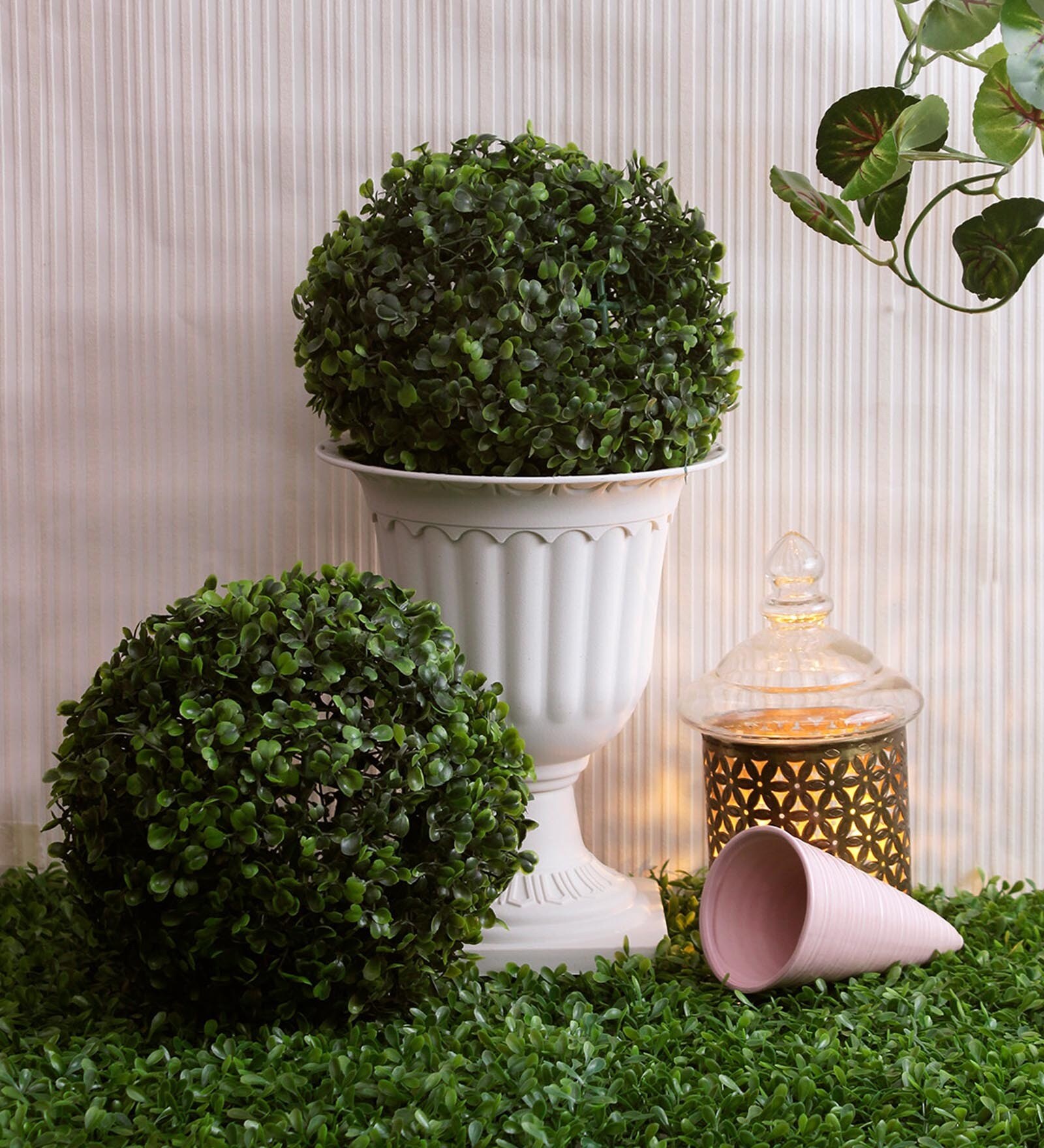 Green Polyester Eucalyptus Boxwood Artificial Ball Grass (Set of 2)