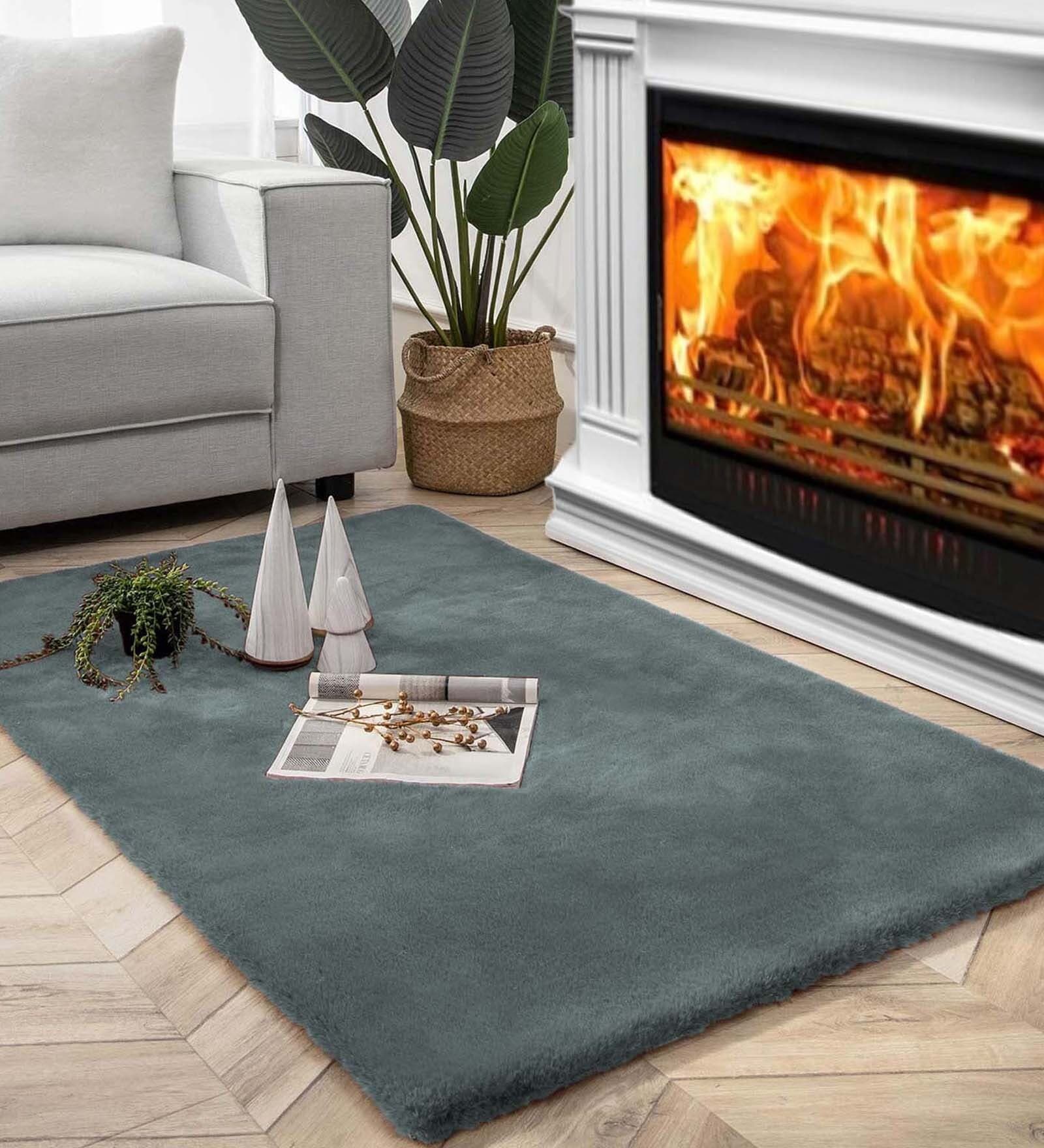 Green Solid Polyester 3 ft x 5 ft Machine Made Carpet