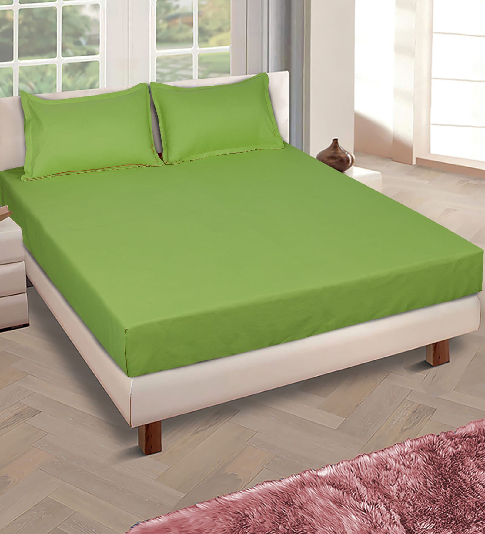 Green Solid 150 TC Glace Cotton Queen Sized Double Bedsheet with 2 Pillow Covers