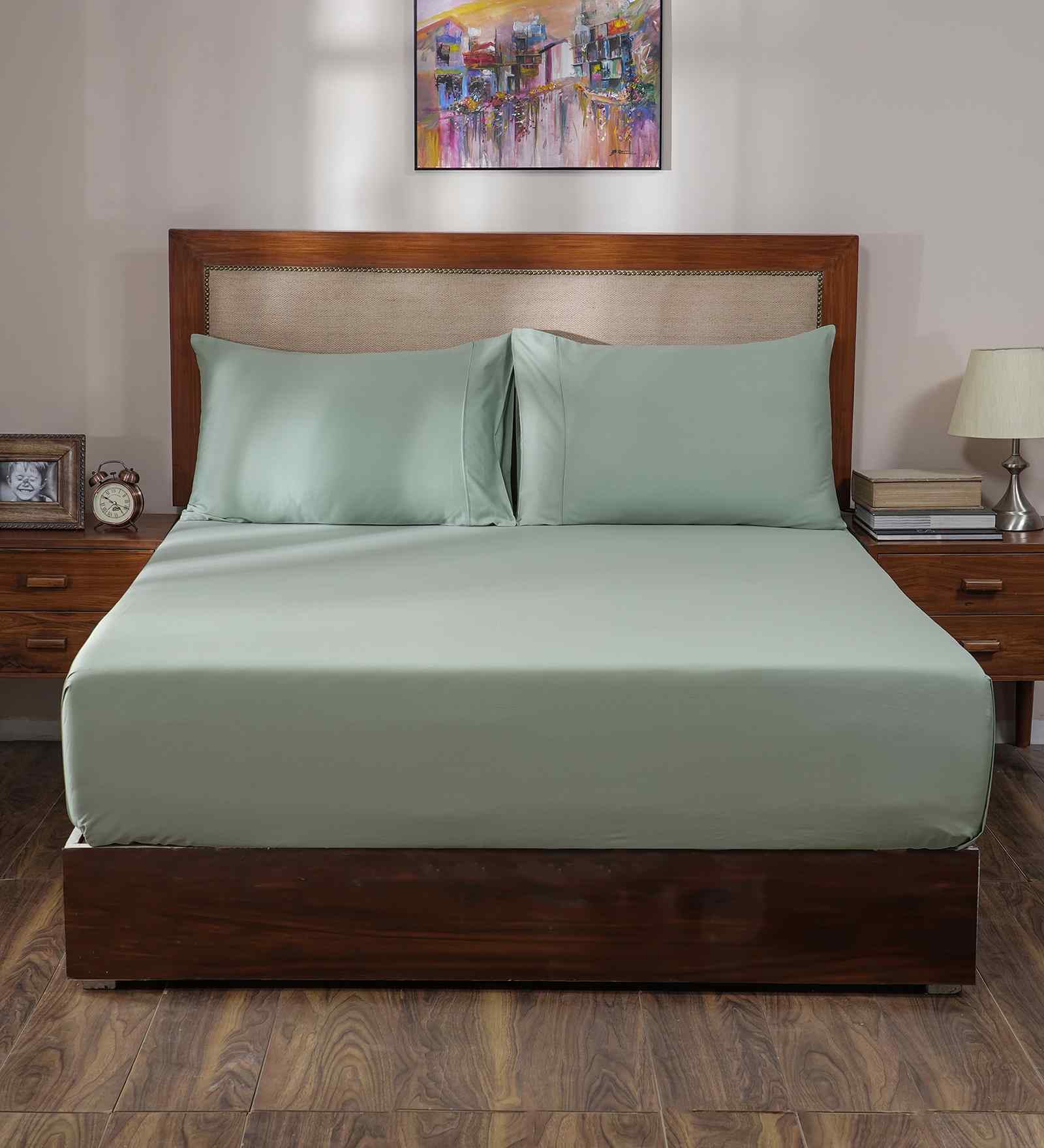 Green Solid 400 TC Cotton King Size Bed Sheet with 2 Pillow Covers 23 Collection