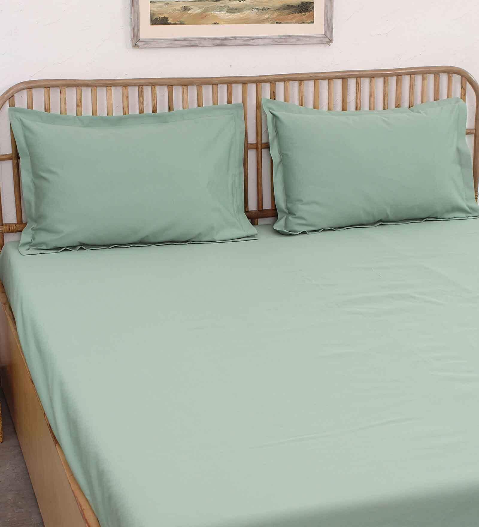 Green Solid 600 TC Cotton 1 King Bedsheet with 2 Pillow Cover